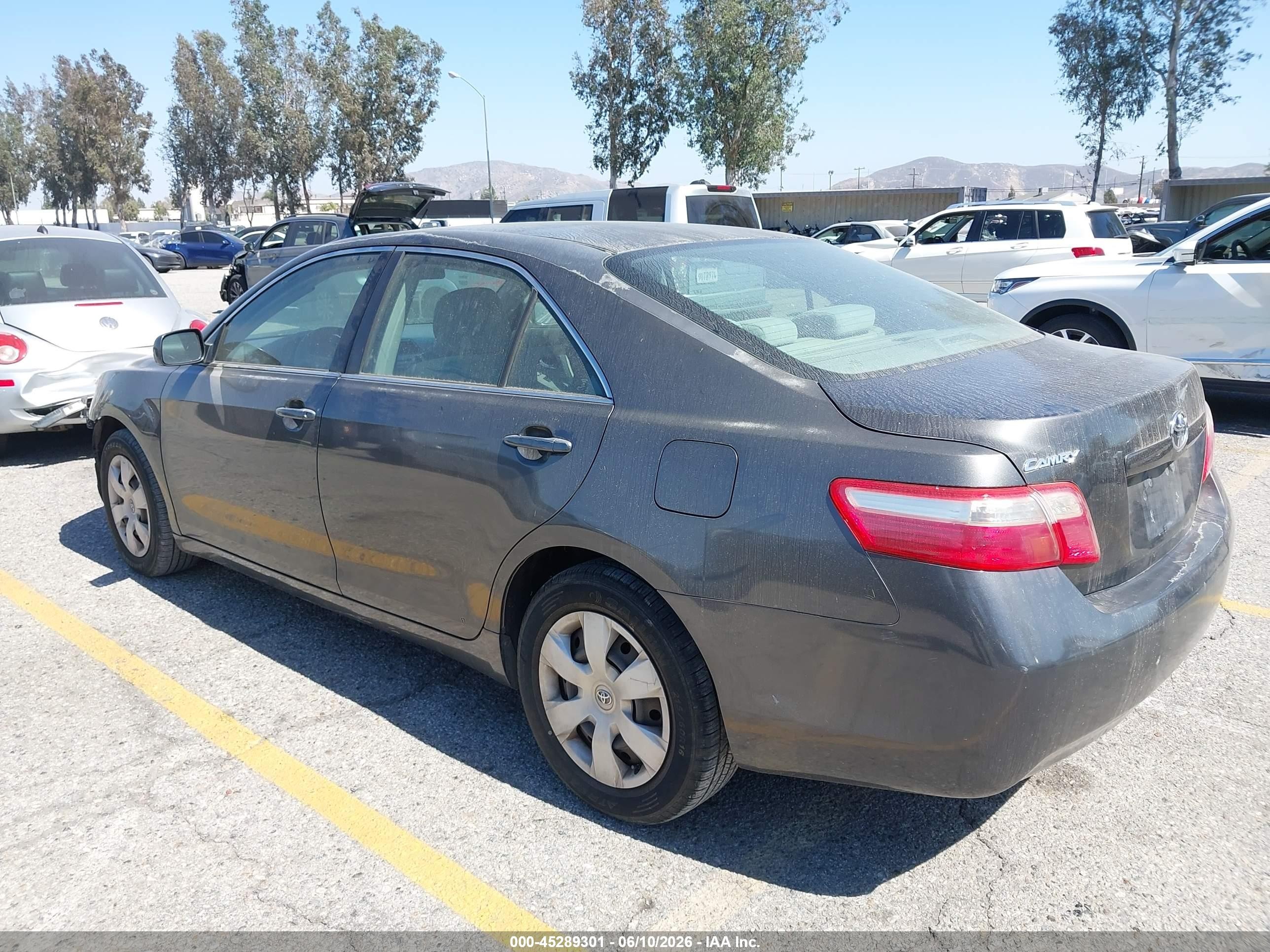 2008 Toyota Camry Le Gray vin: 4T4BE46KX8R046998