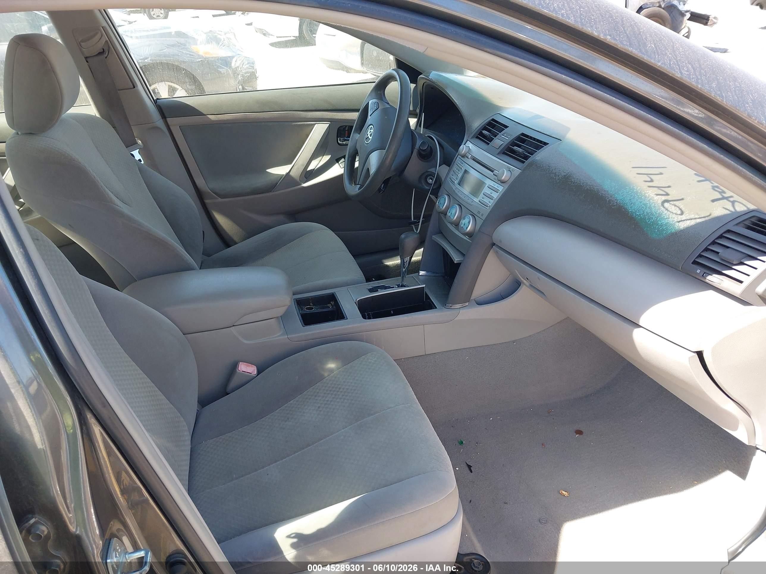 2008 Toyota Camry Le Gray vin: 4T4BE46KX8R046998
