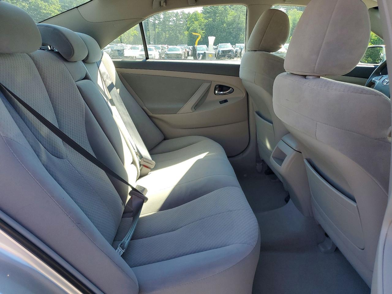 2009 Toyota Camry Le Серебряный vin: 4T4BE46KX9R058652