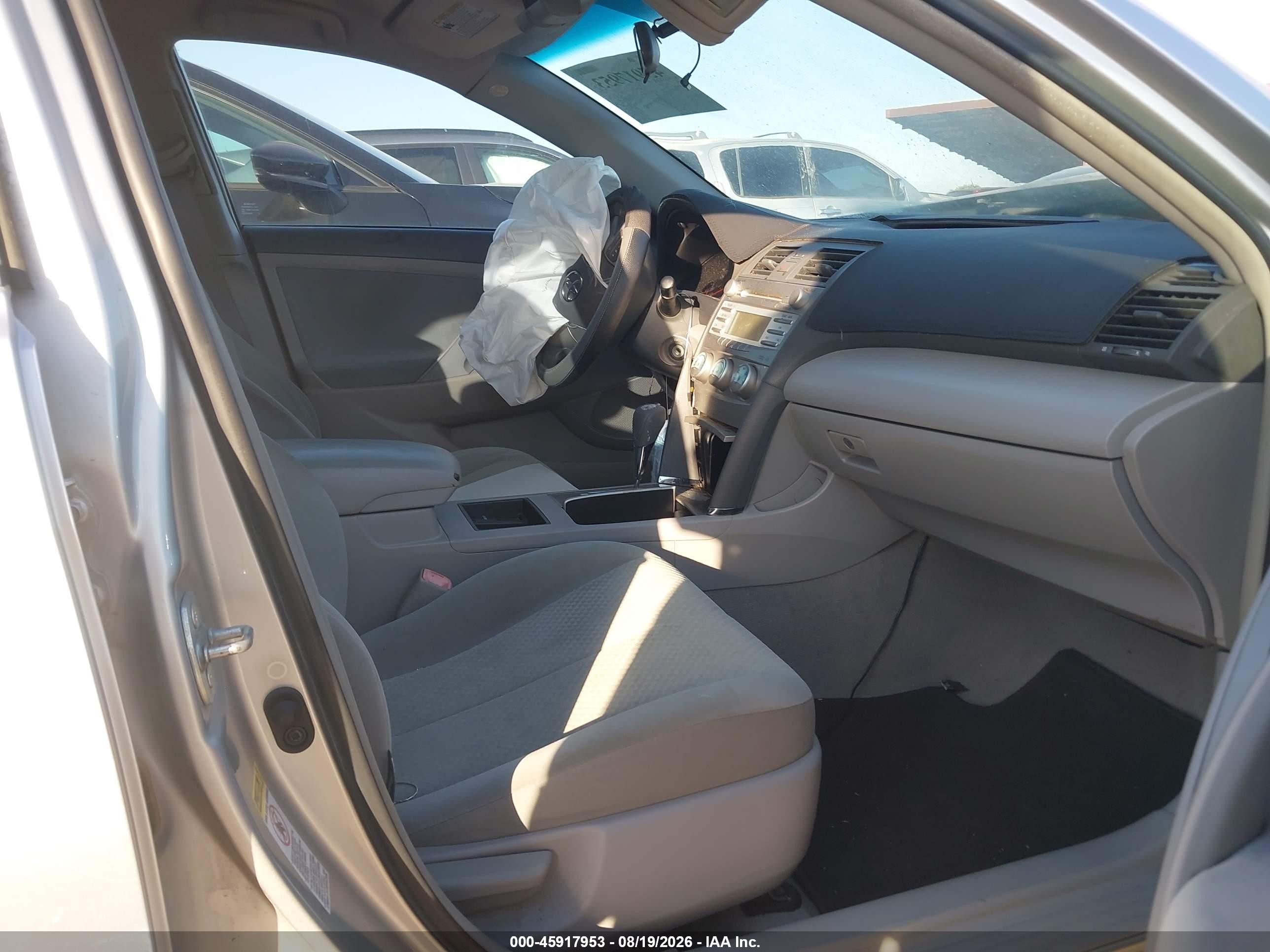 2009 Toyota Camry Le Gray vin: 4T4BE46KX9R076620