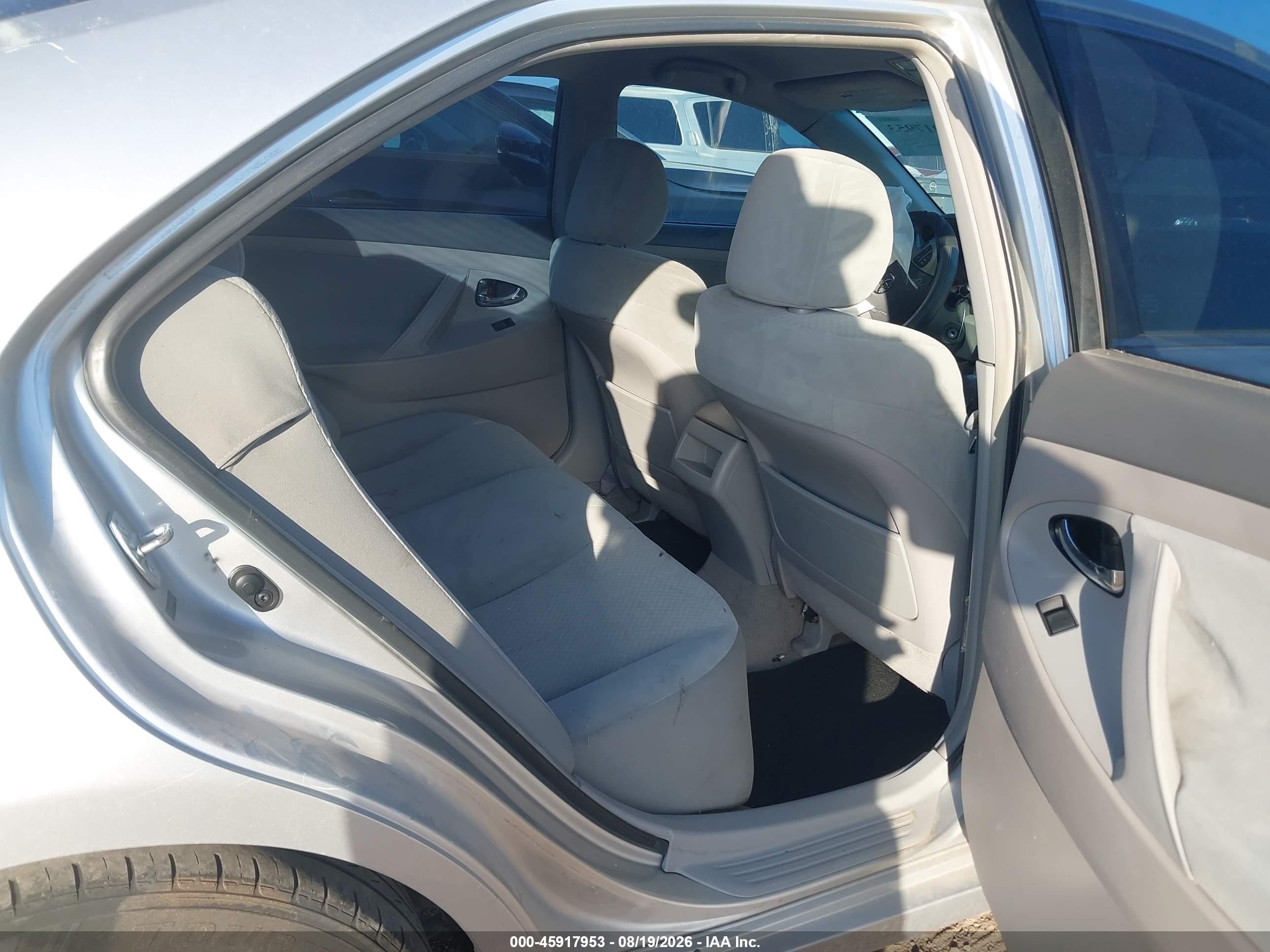 2009 Toyota Camry Le Gray vin: 4T4BE46KX9R076620