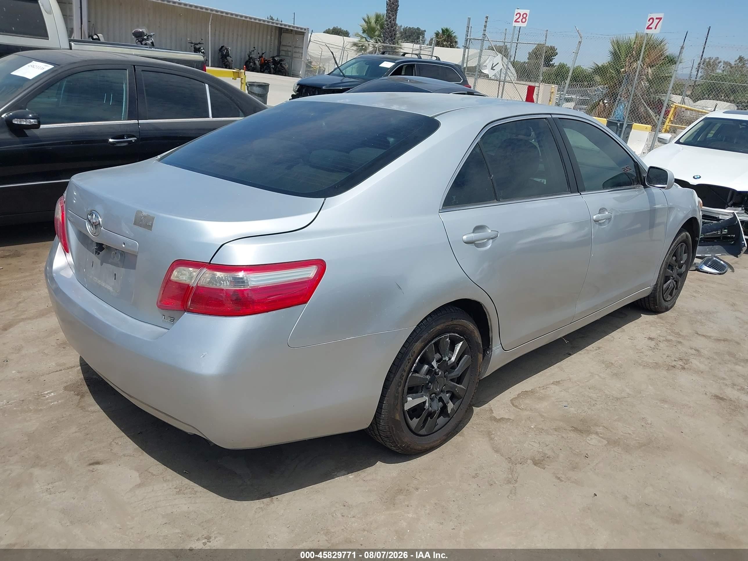 2009 Toyota Camry Le Silver vin: 4T4BE46KX9R077170