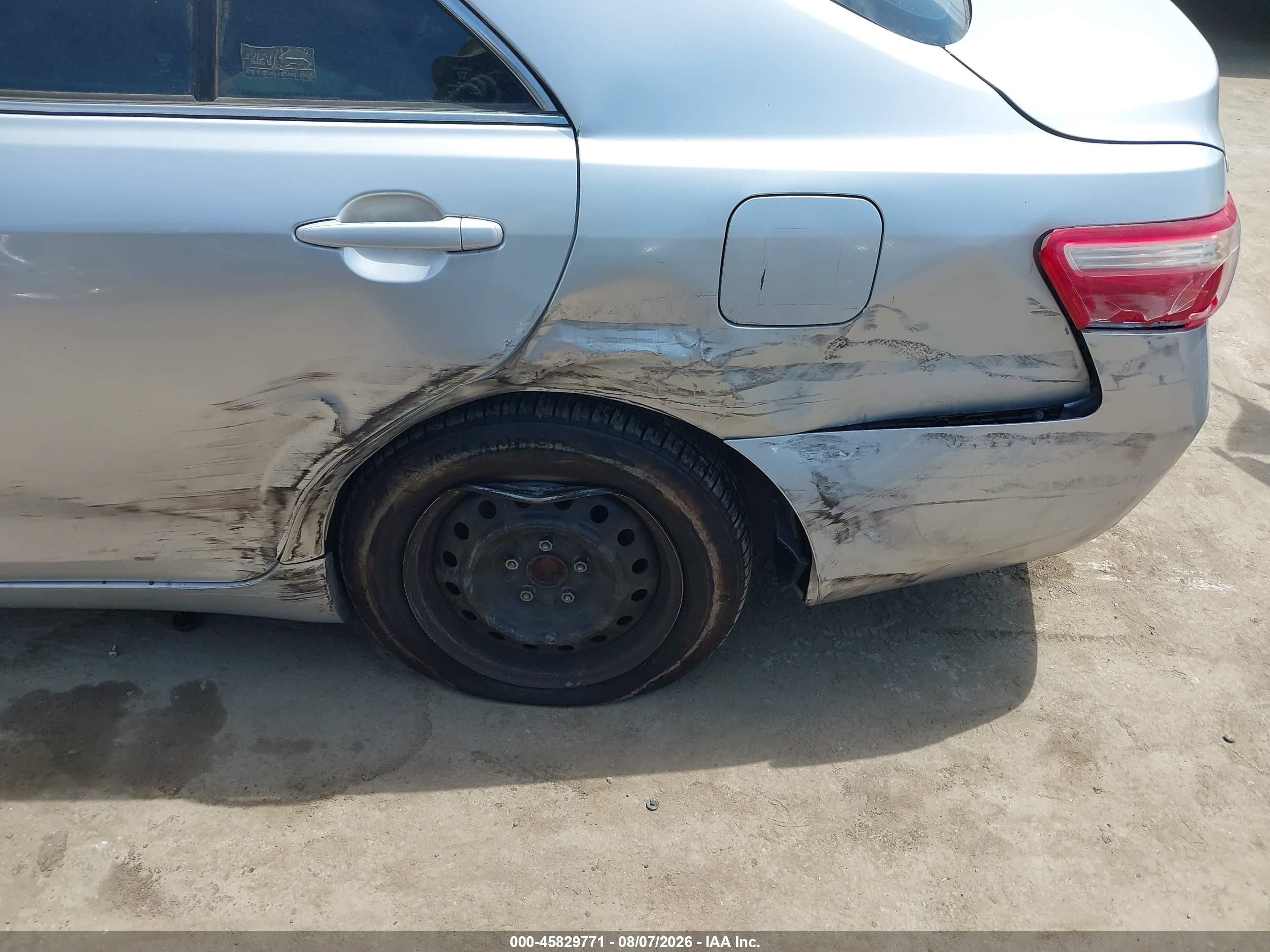 2009 Toyota Camry Le Silver vin: 4T4BE46KX9R077170