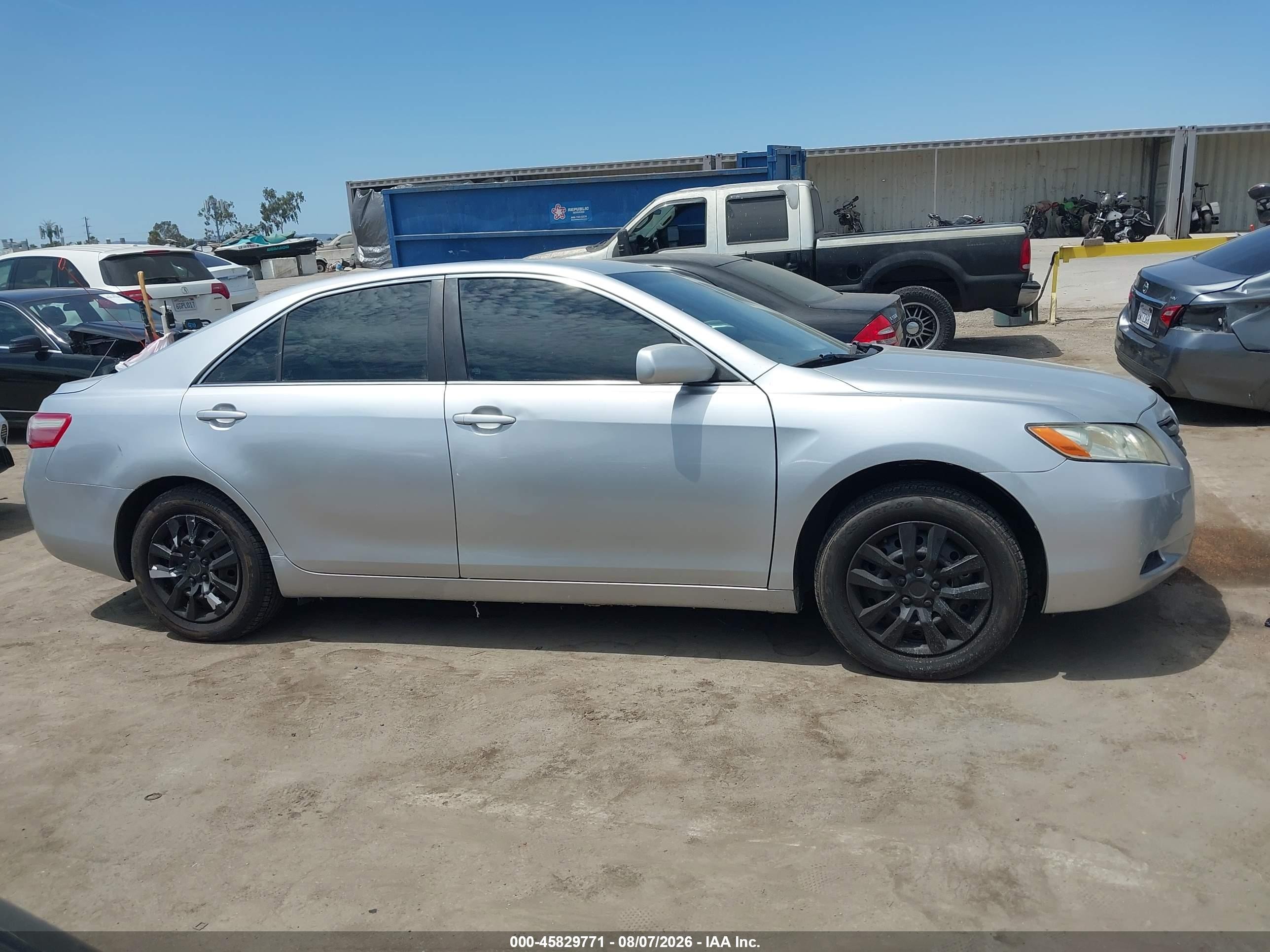 2009 Toyota Camry Le Silver vin: 4T4BE46KX9R077170