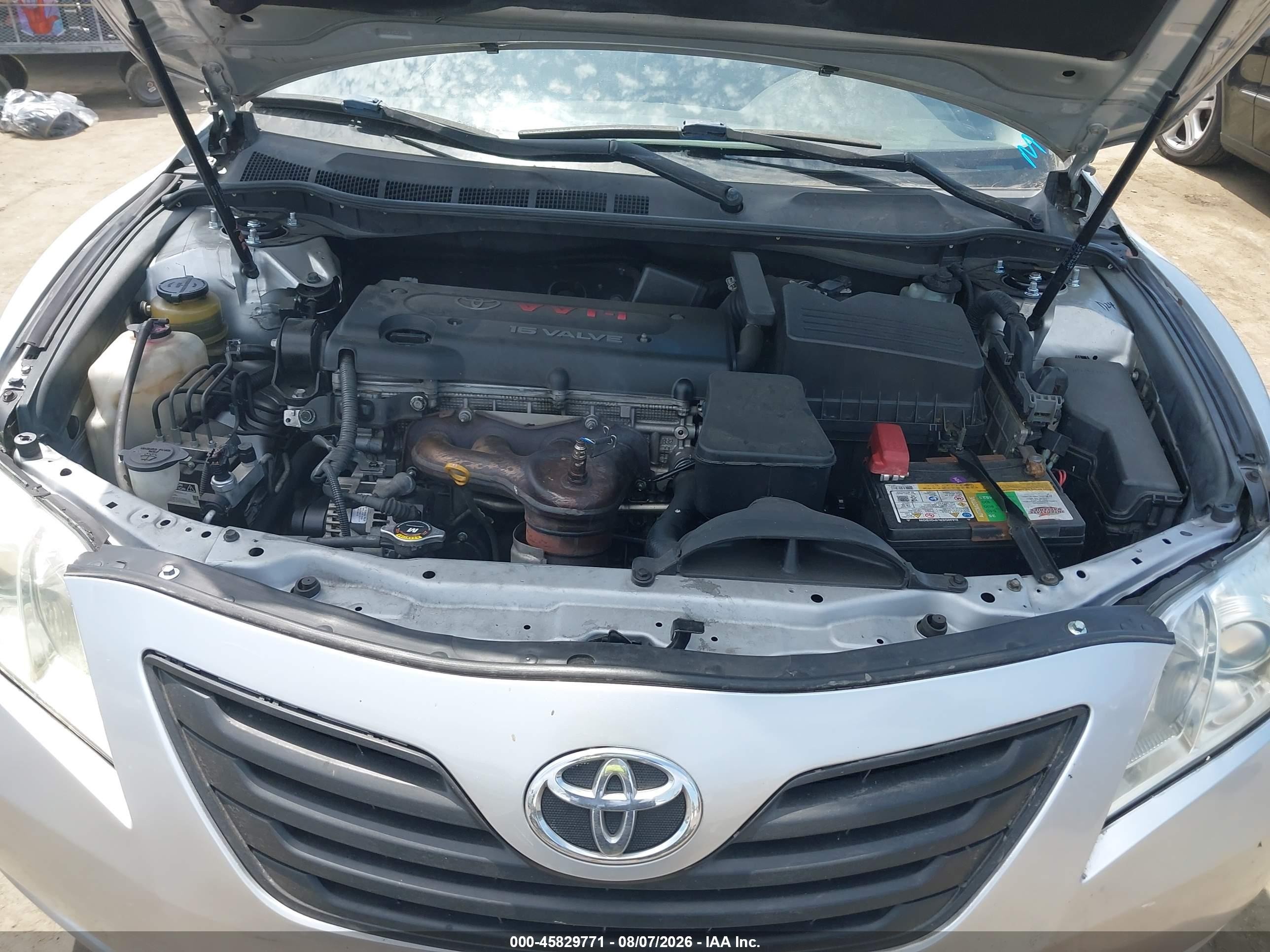 2009 Toyota Camry Le Silver vin: 4T4BE46KX9R077170