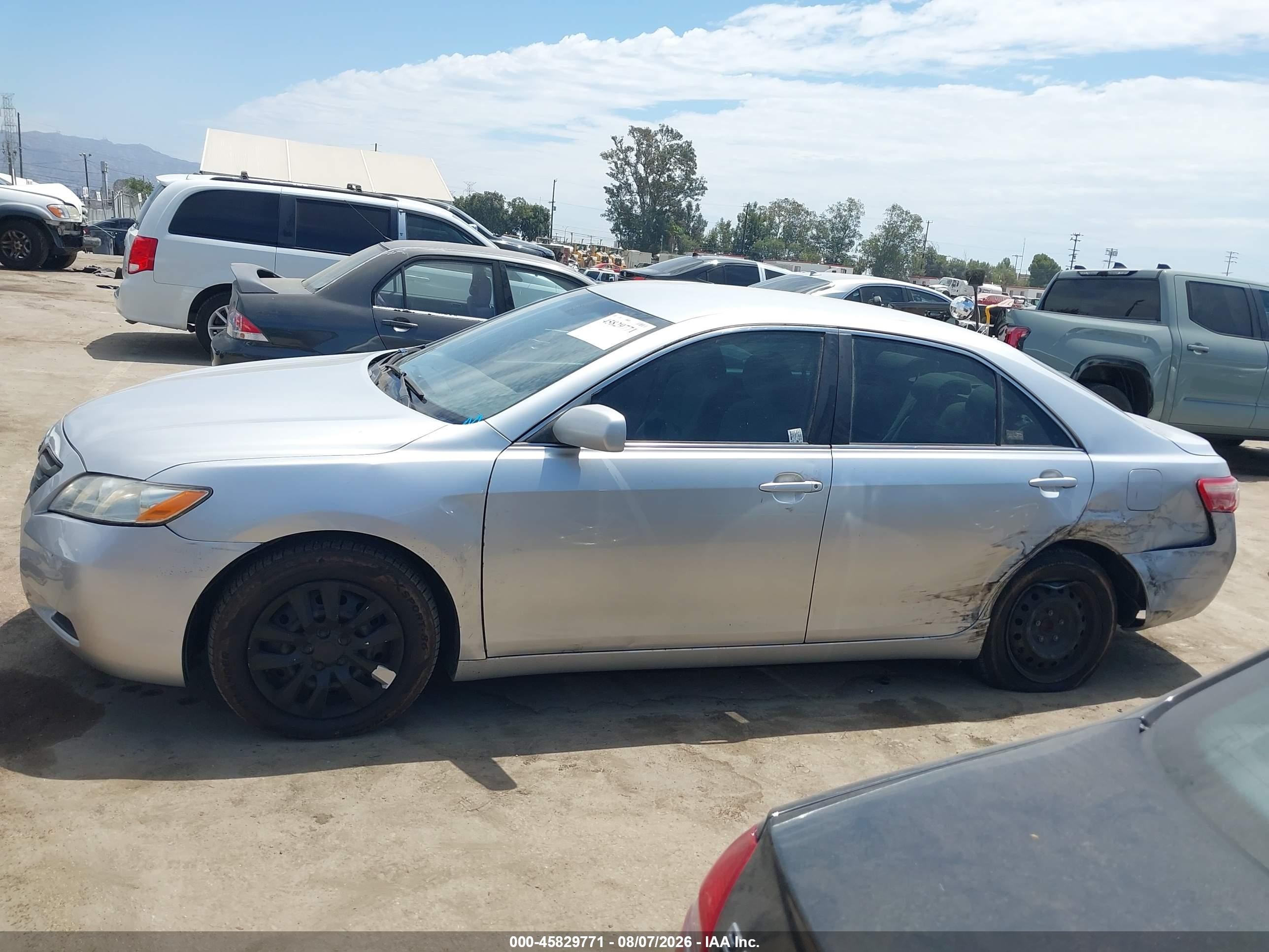 2009 Toyota Camry Le Silver vin: 4T4BE46KX9R077170