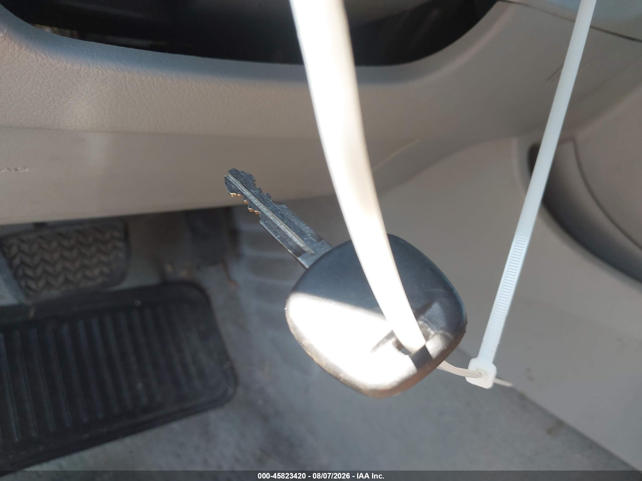 2009 Toyota Camry Le Silver vin: 4T4BE46KX9R087844