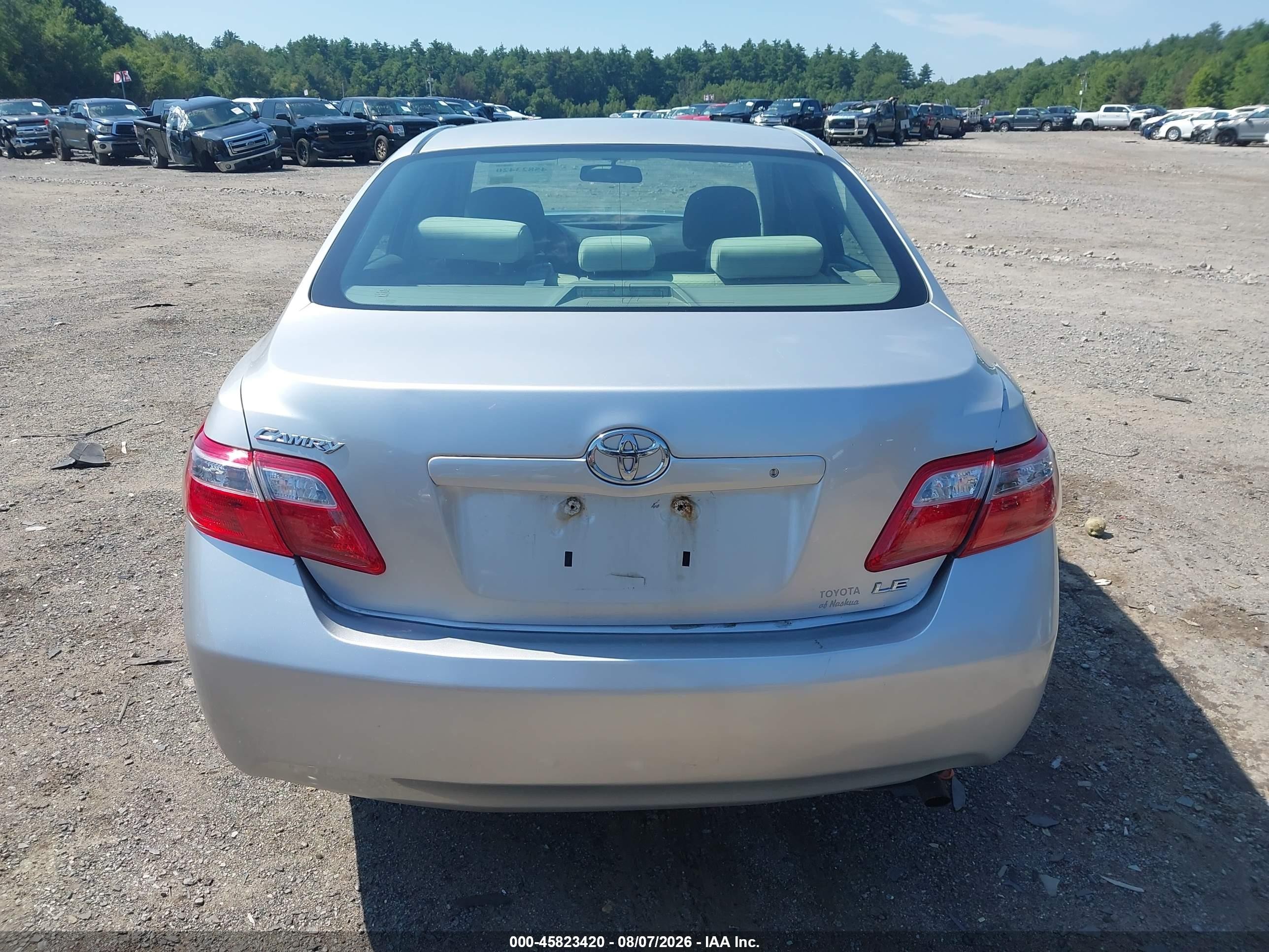 2009 Toyota Camry Le Silver vin: 4T4BE46KX9R087844
