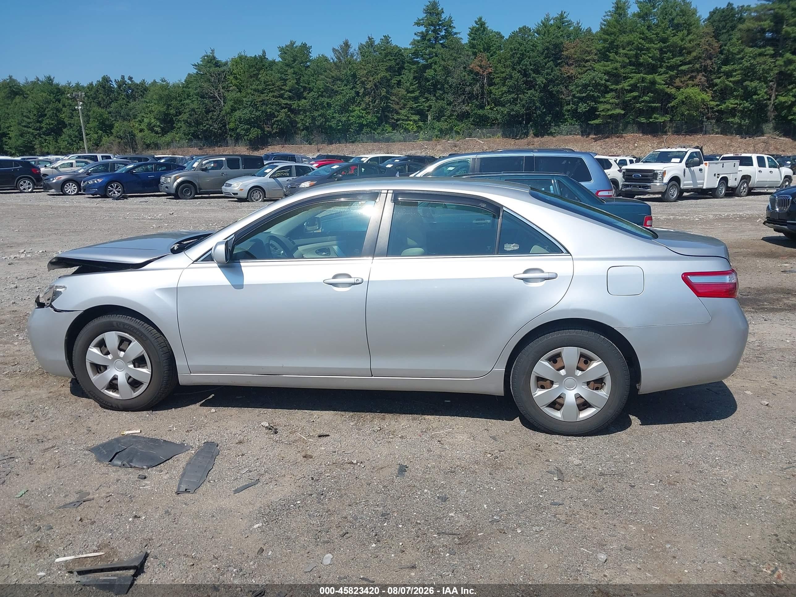 2009 Toyota Camry Le Silver vin: 4T4BE46KX9R087844