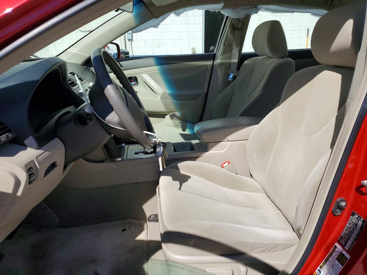 2009 Toyota Camry Le Красный vin: 4T4BE46KX9R088394
