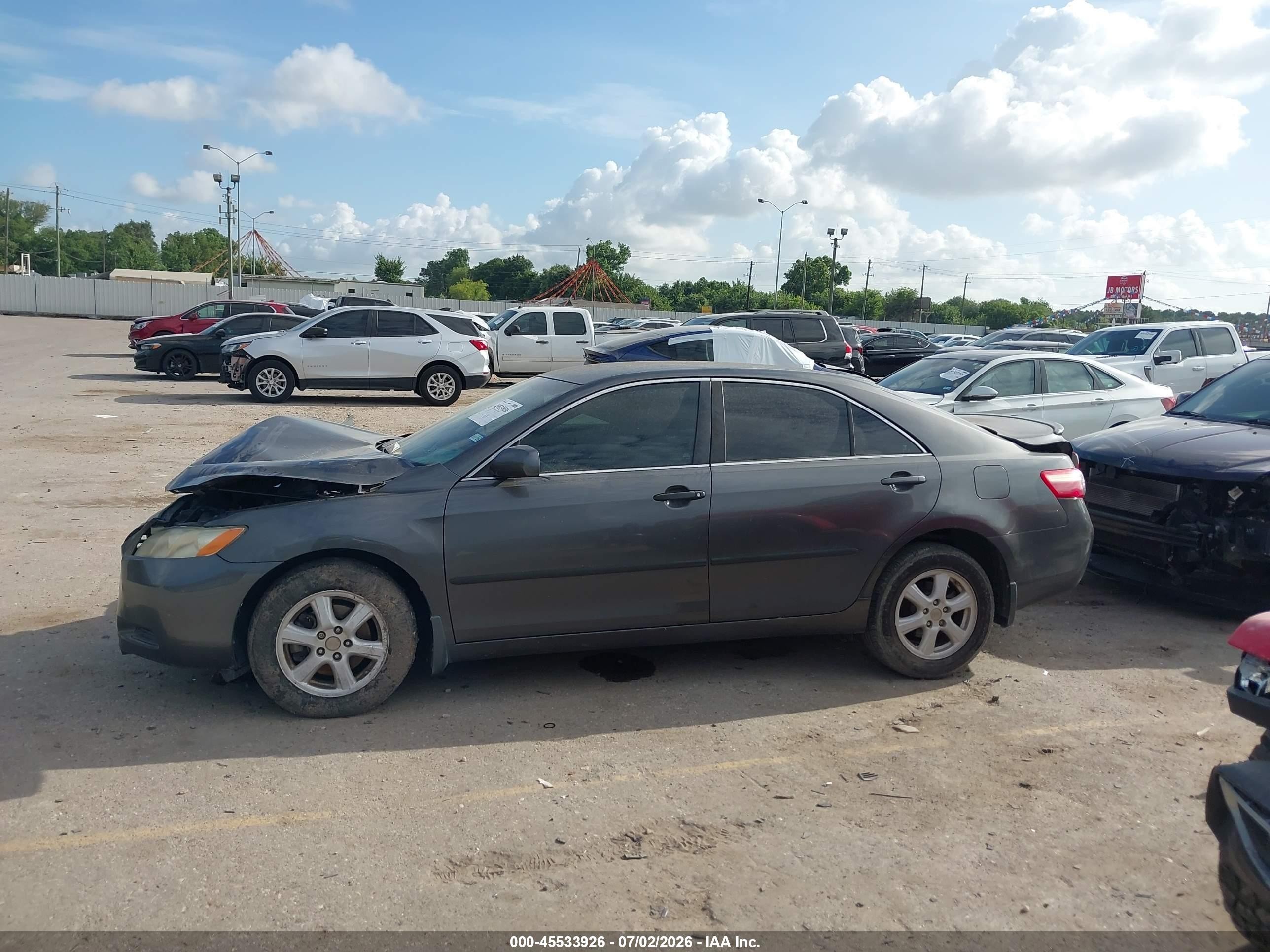 2009 Toyota Camry Le Gray vin: 4T4BE46KX9R091795