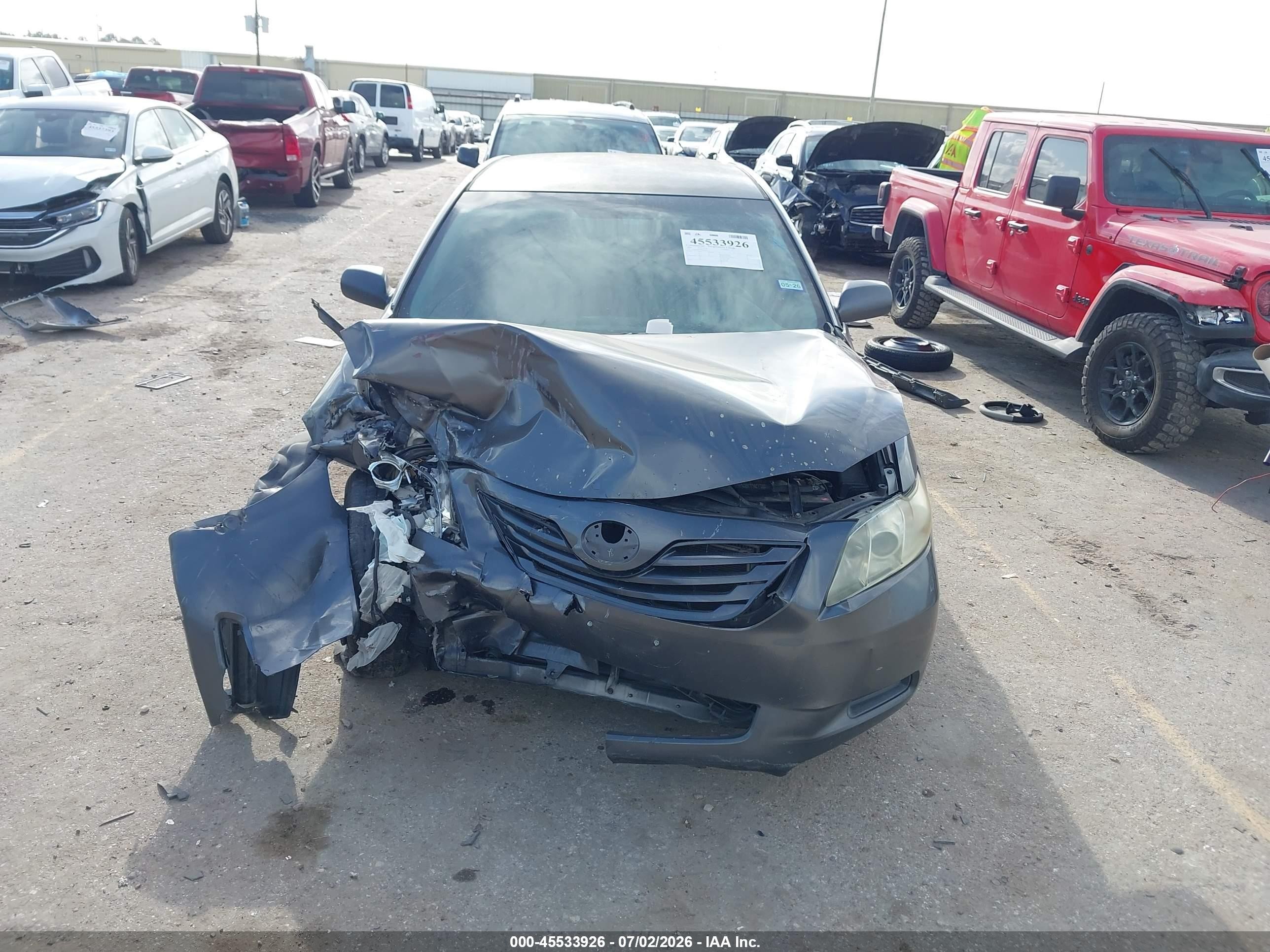 2009 Toyota Camry Le Gray vin: 4T4BE46KX9R091795