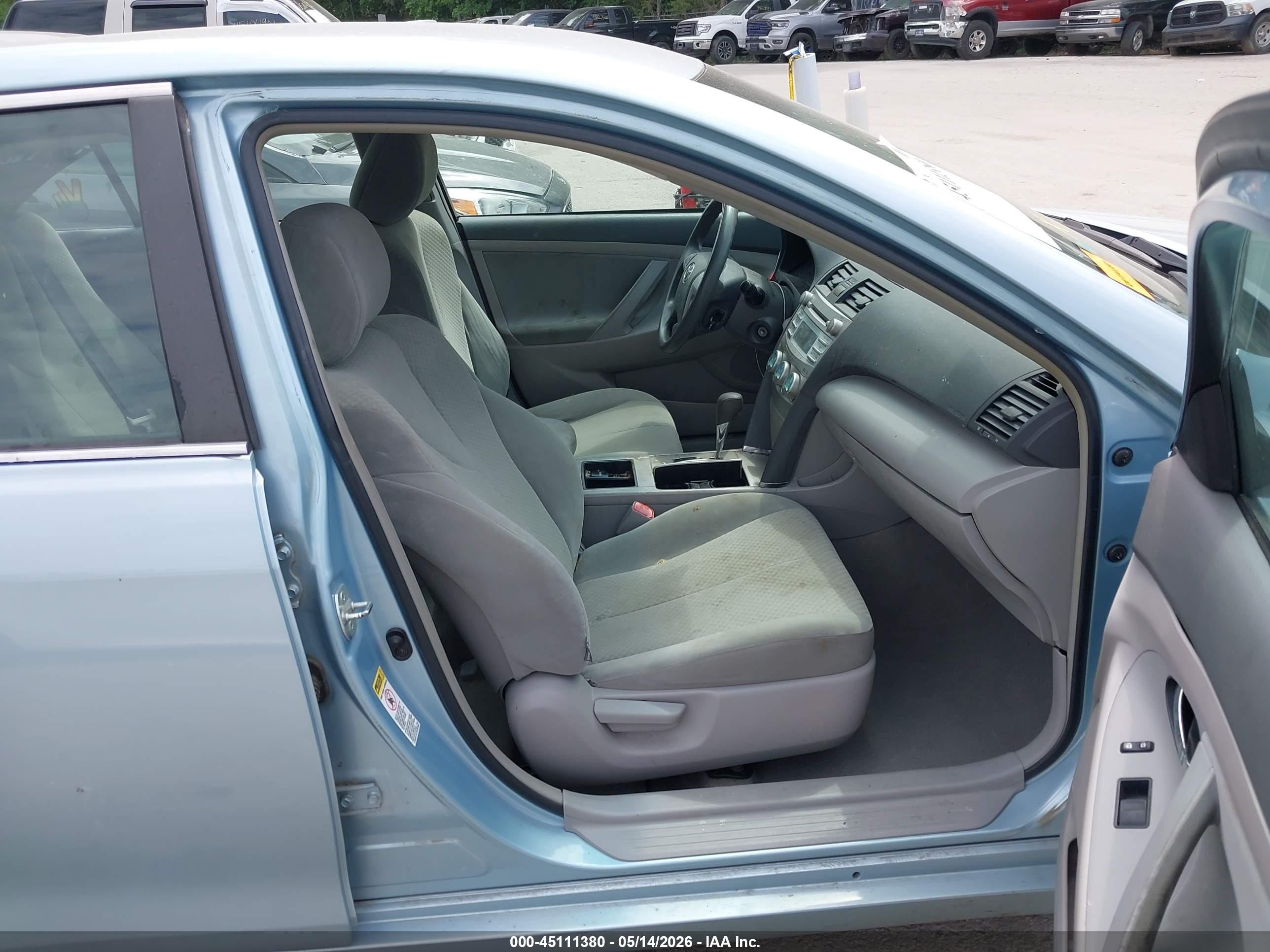 2009 Toyota Camry Le Blue vin: 4T4BE46KX9R092350