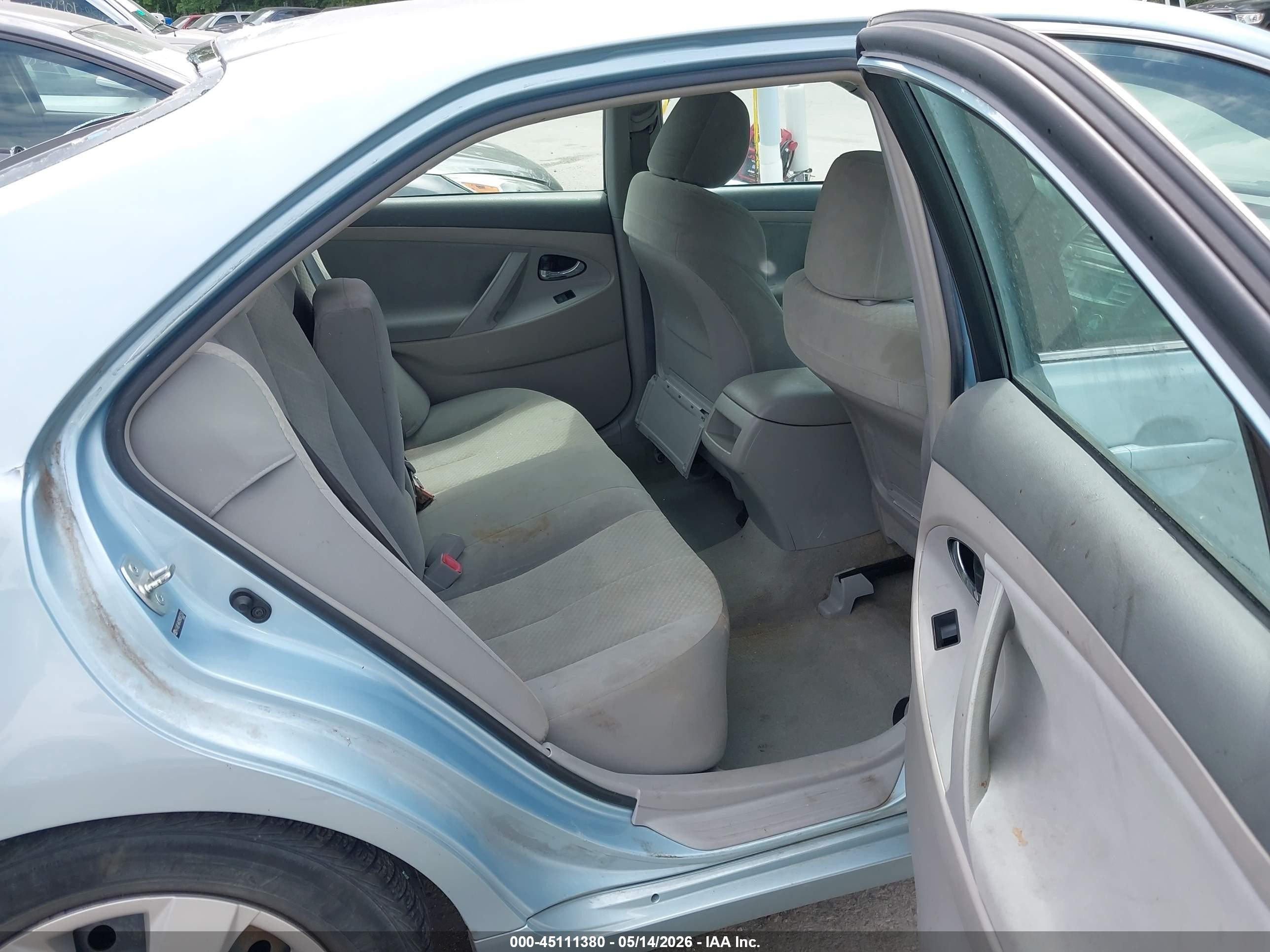 2009 Toyota Camry Le Blue vin: 4T4BE46KX9R092350