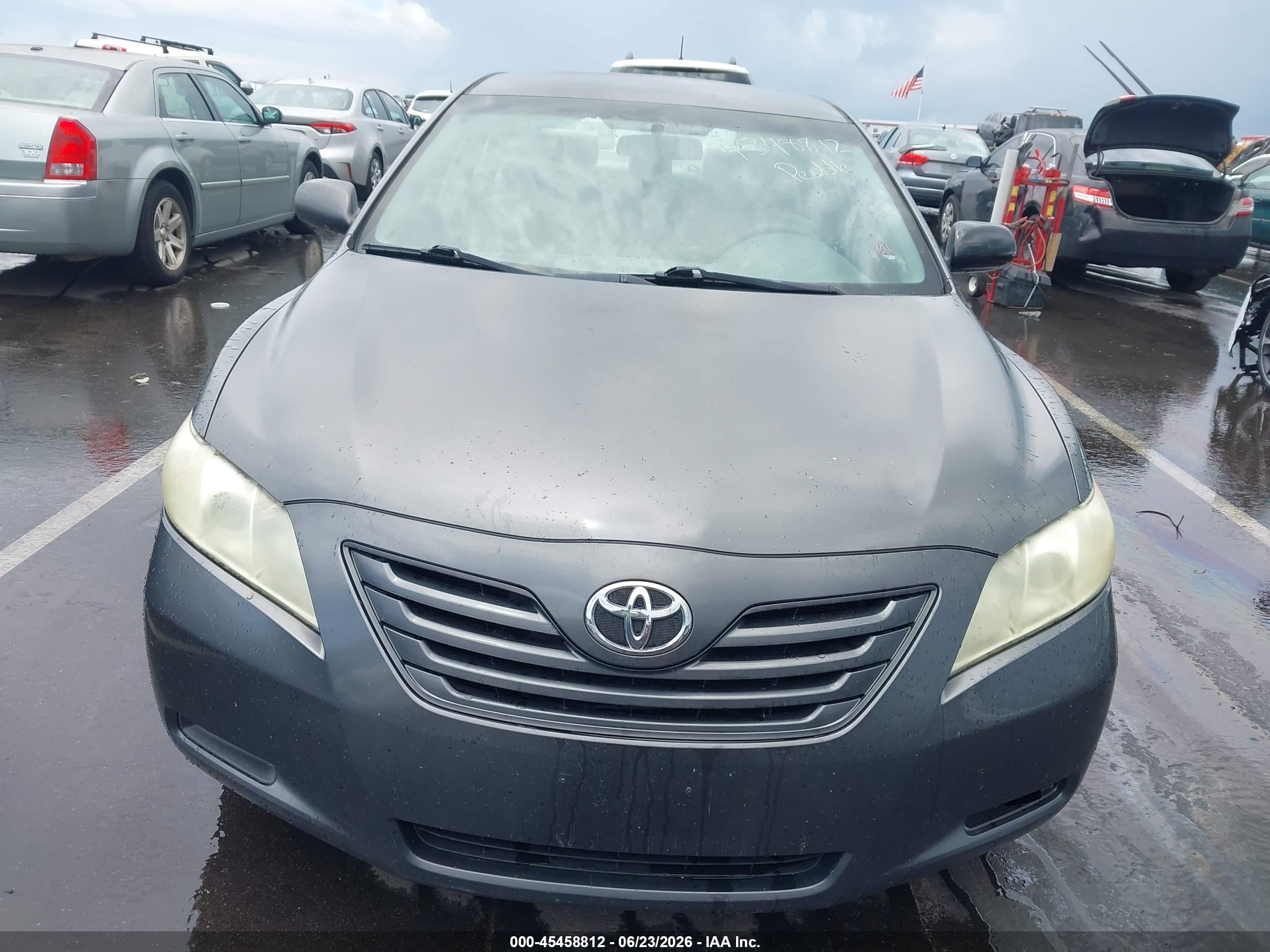 2009 Toyota Camry Le Gray vin: 4T4BE46KX9R093577