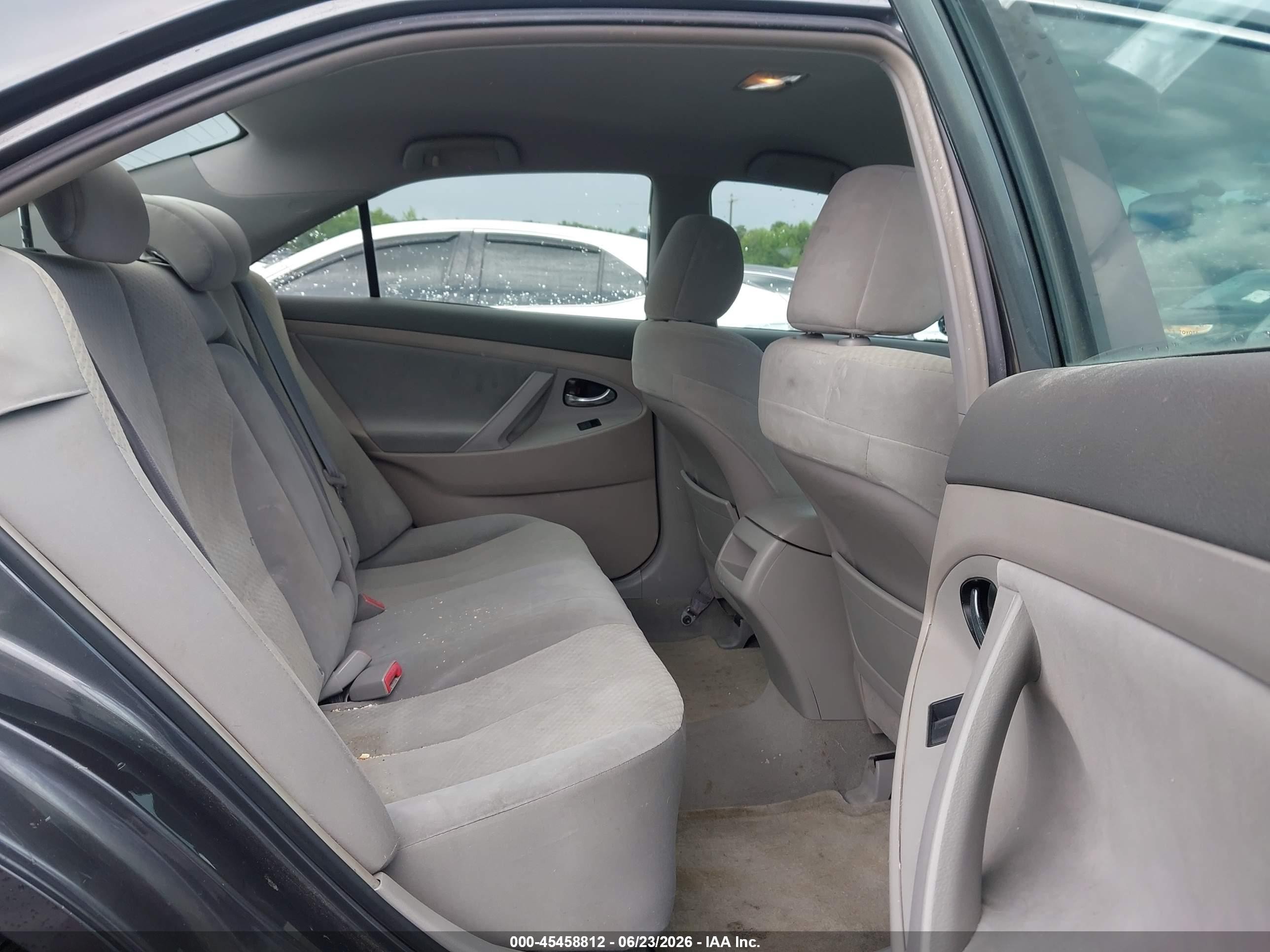 2009 Toyota Camry Le Gray vin: 4T4BE46KX9R093577