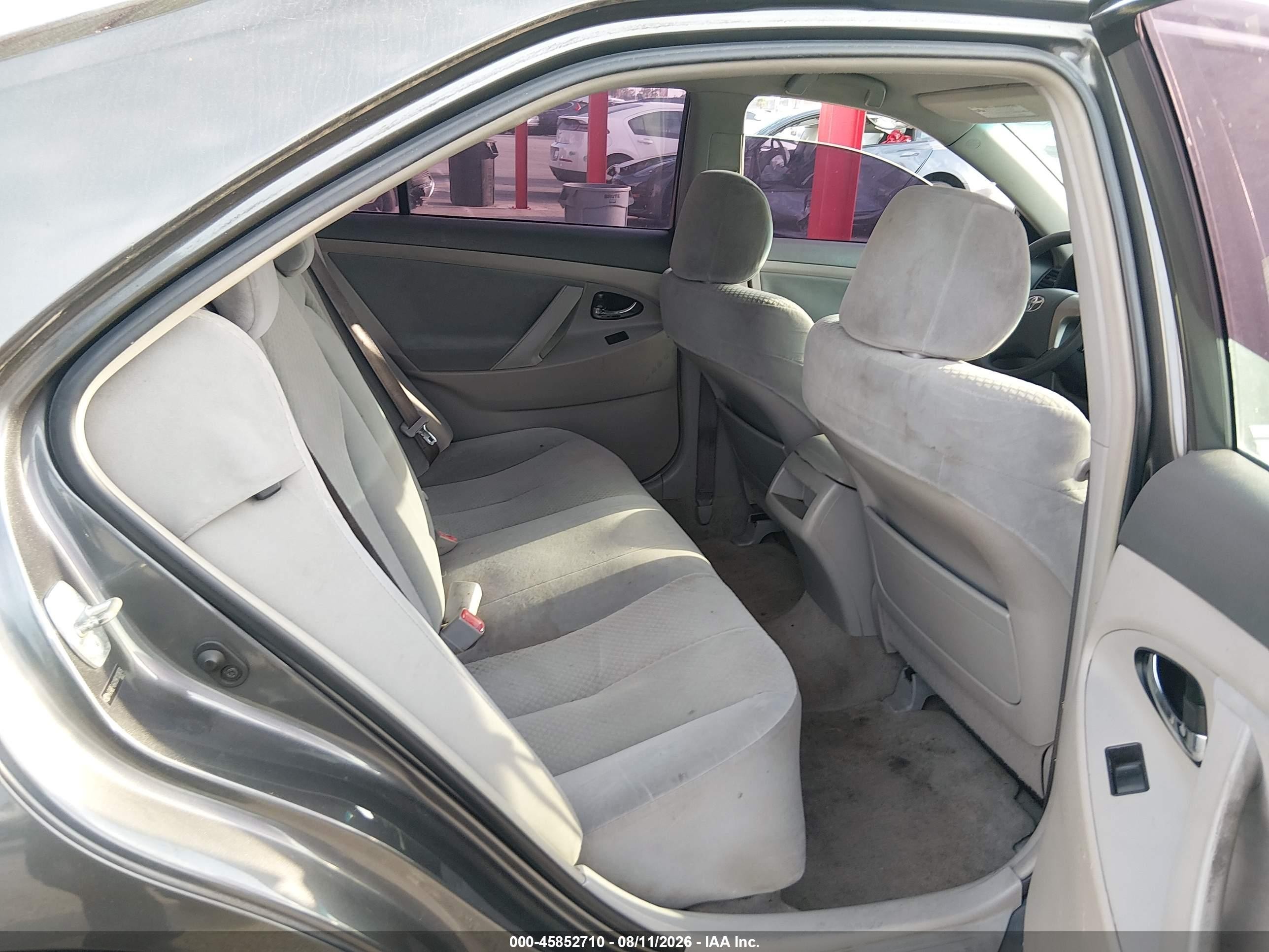 2009 Toyota Camry Le Gray vin: 4T4BE46KX9R103878