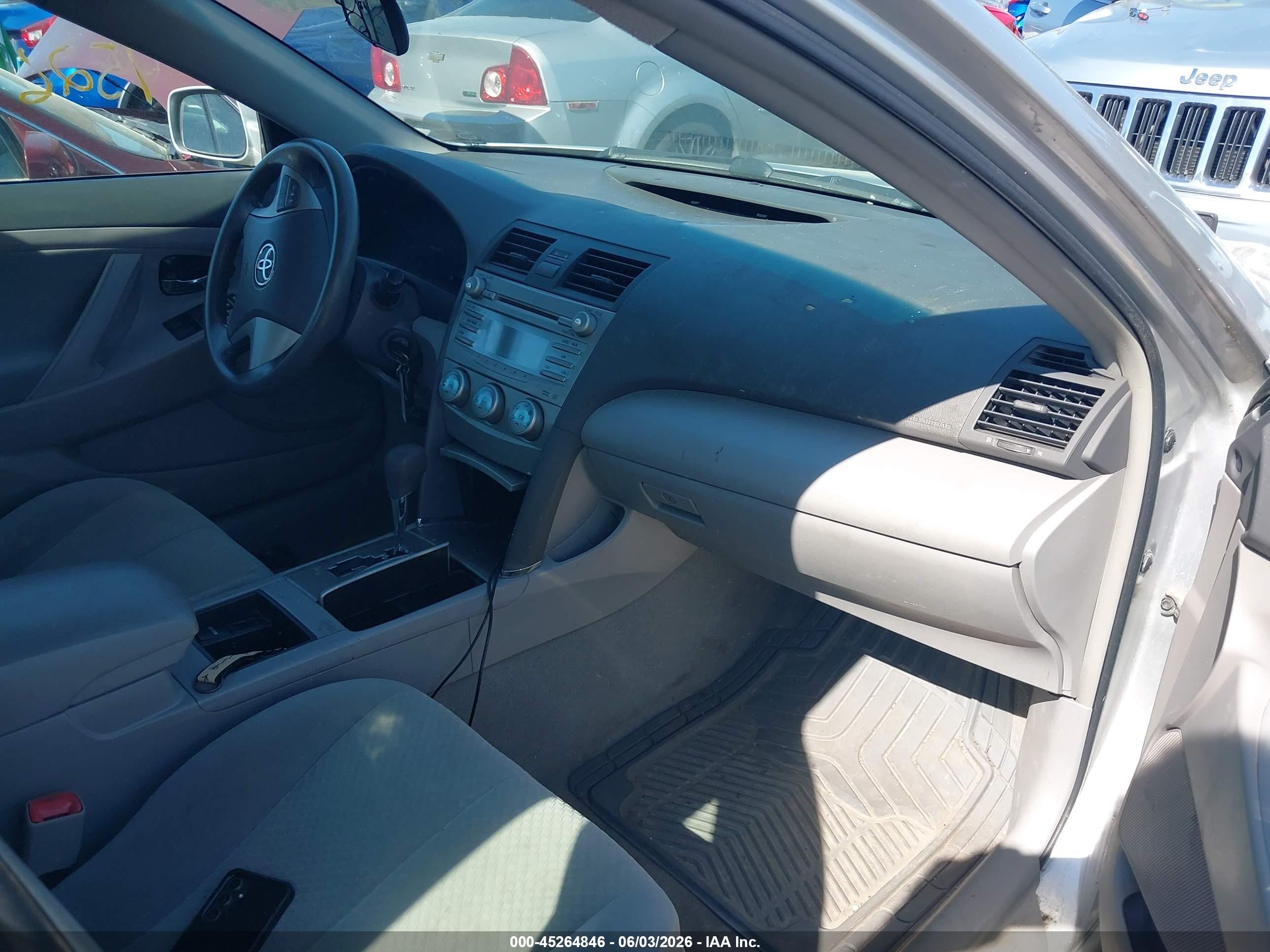 2009 Toyota Camry   Silver vin: 4T4BE46KX9R104643