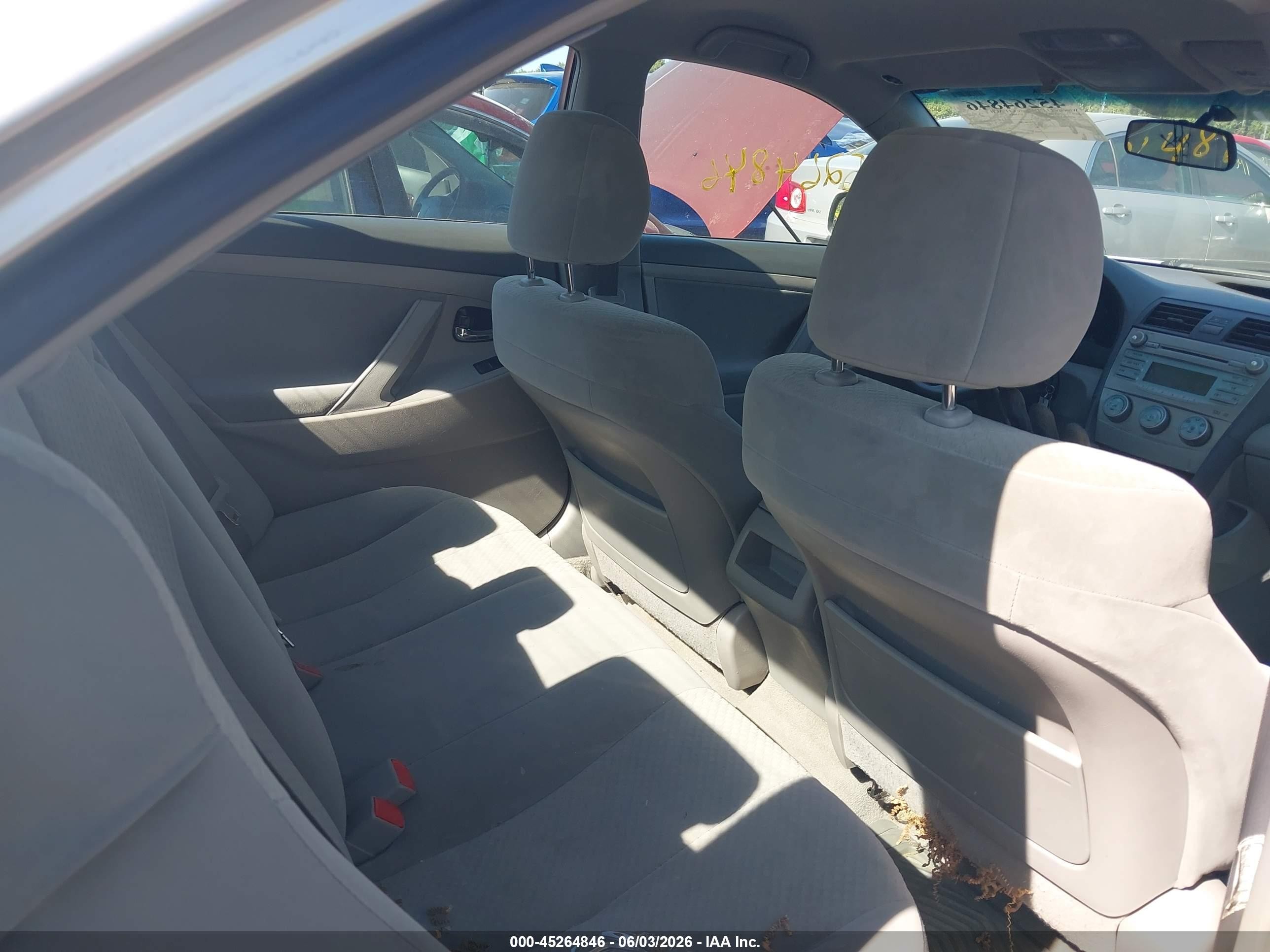 2009 Toyota Camry   Silver vin: 4T4BE46KX9R104643