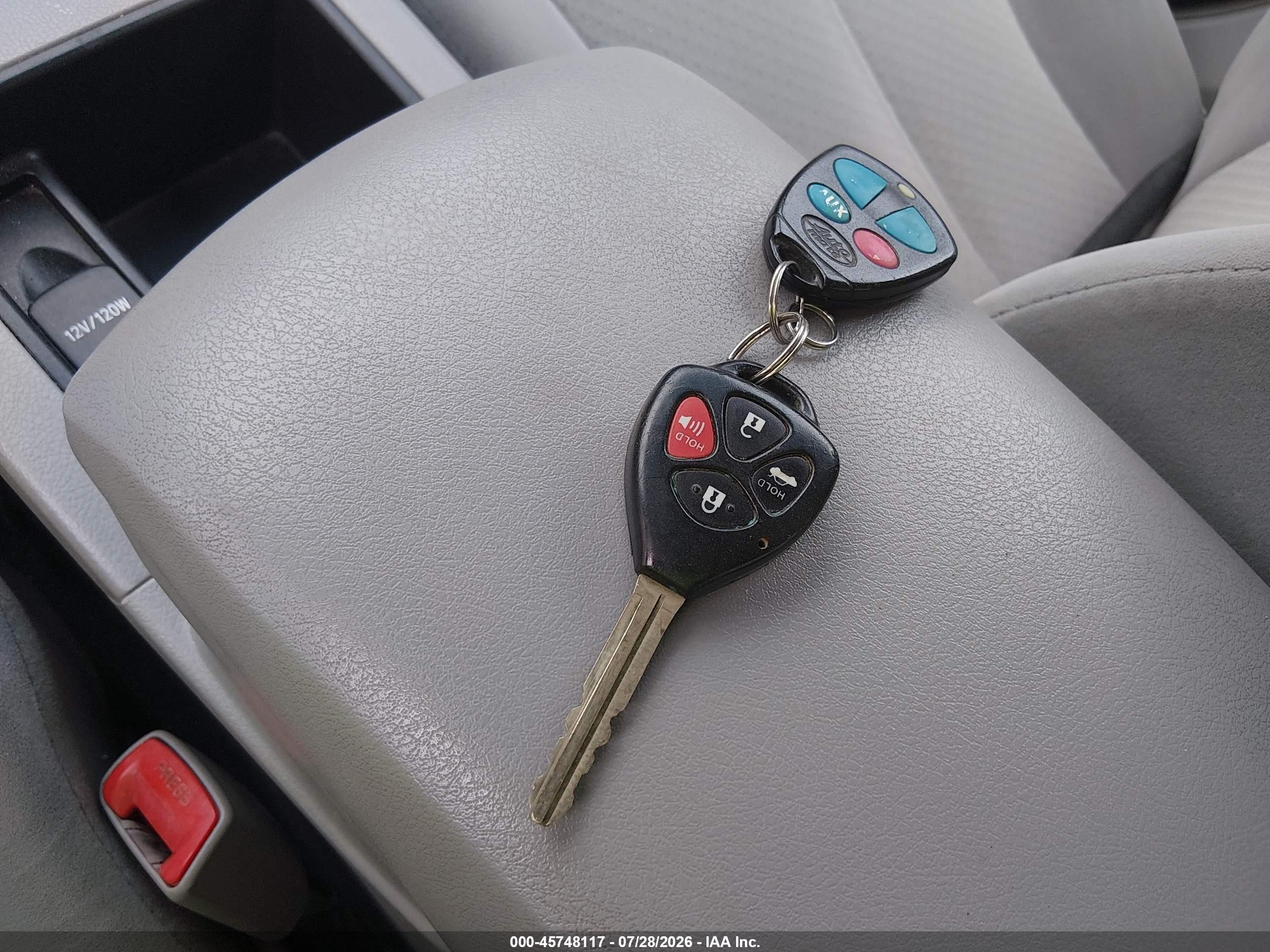 2009 Toyota Camry Le Gray vin: 4T4BE46KX9R112029