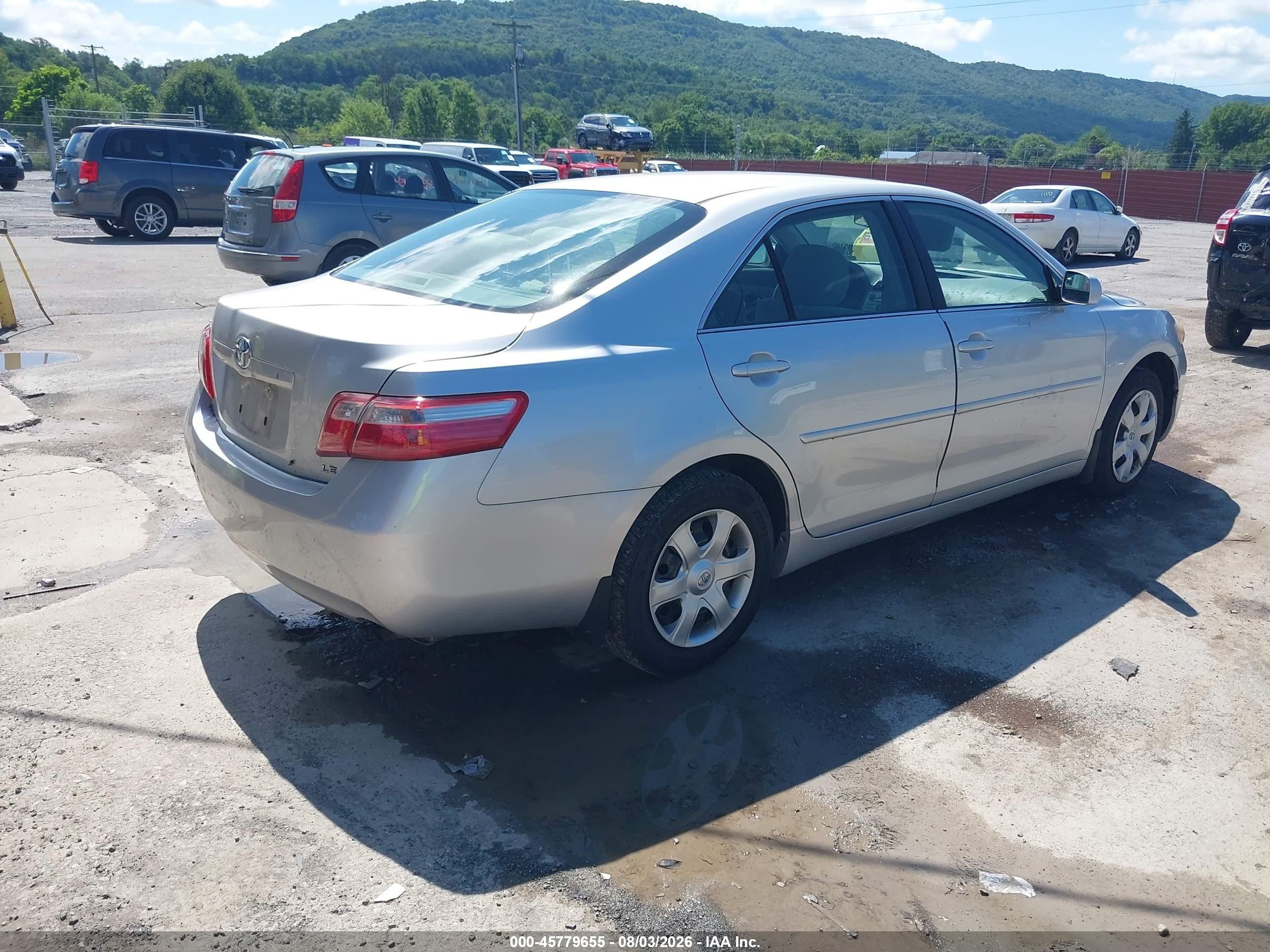 2009 Toyota Camry Le Silver vin: 4T4BE46KX9R112189