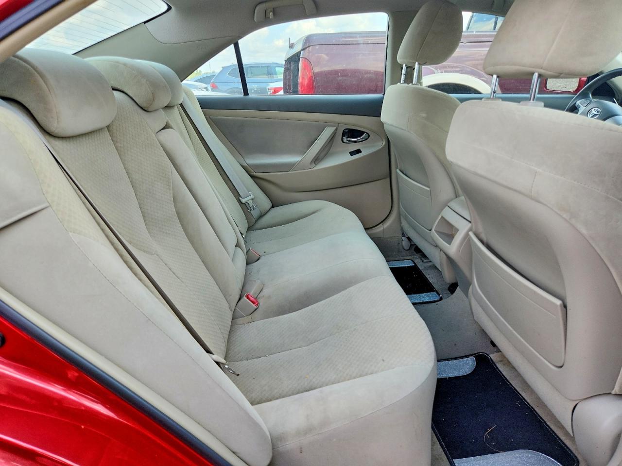 2009 Toyota Camry Le Red vin: 4T4BE46KX9R131809