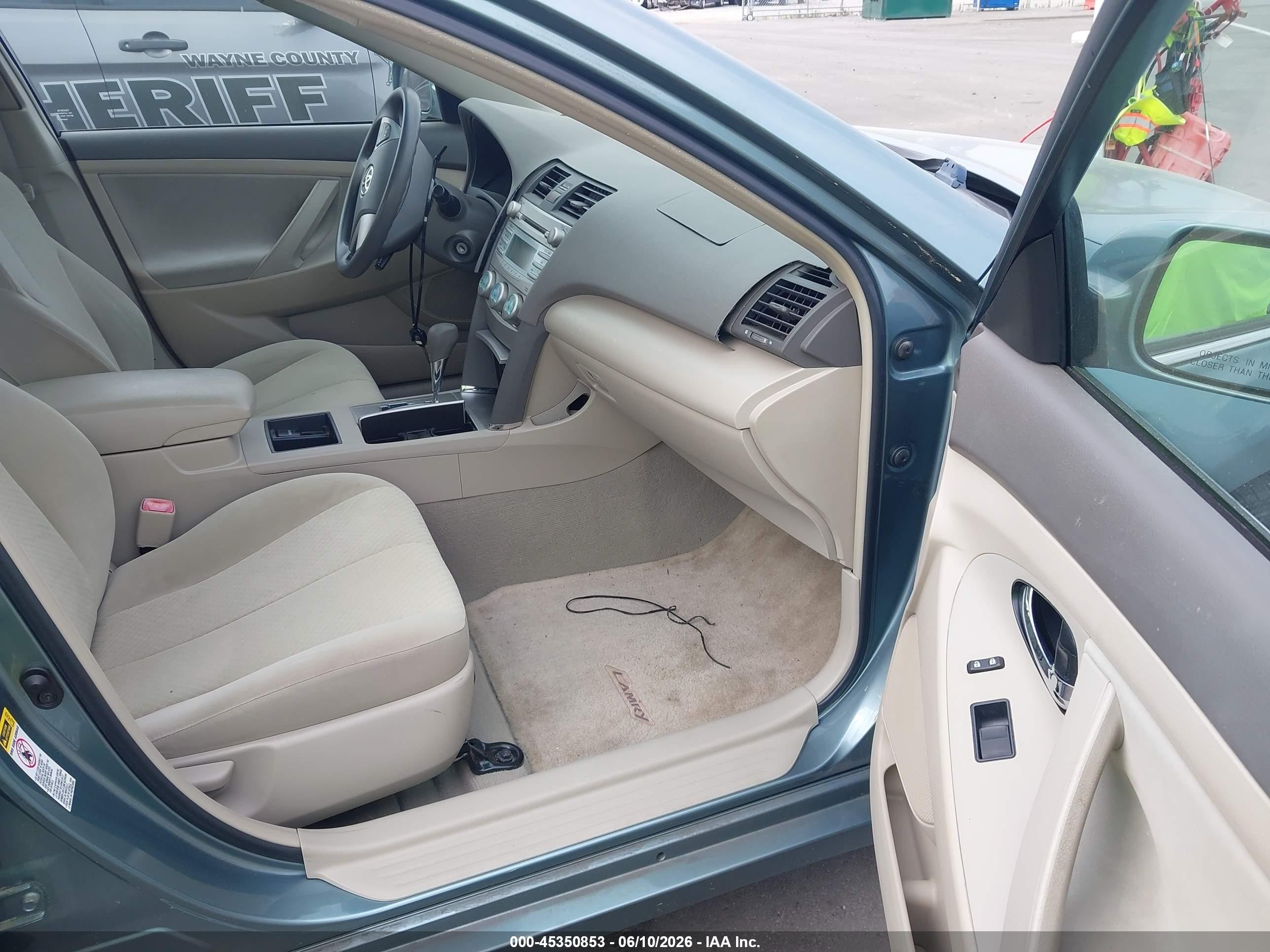 2009 Toyota Camry Le Green vin: 4T4BE46KX9R134435