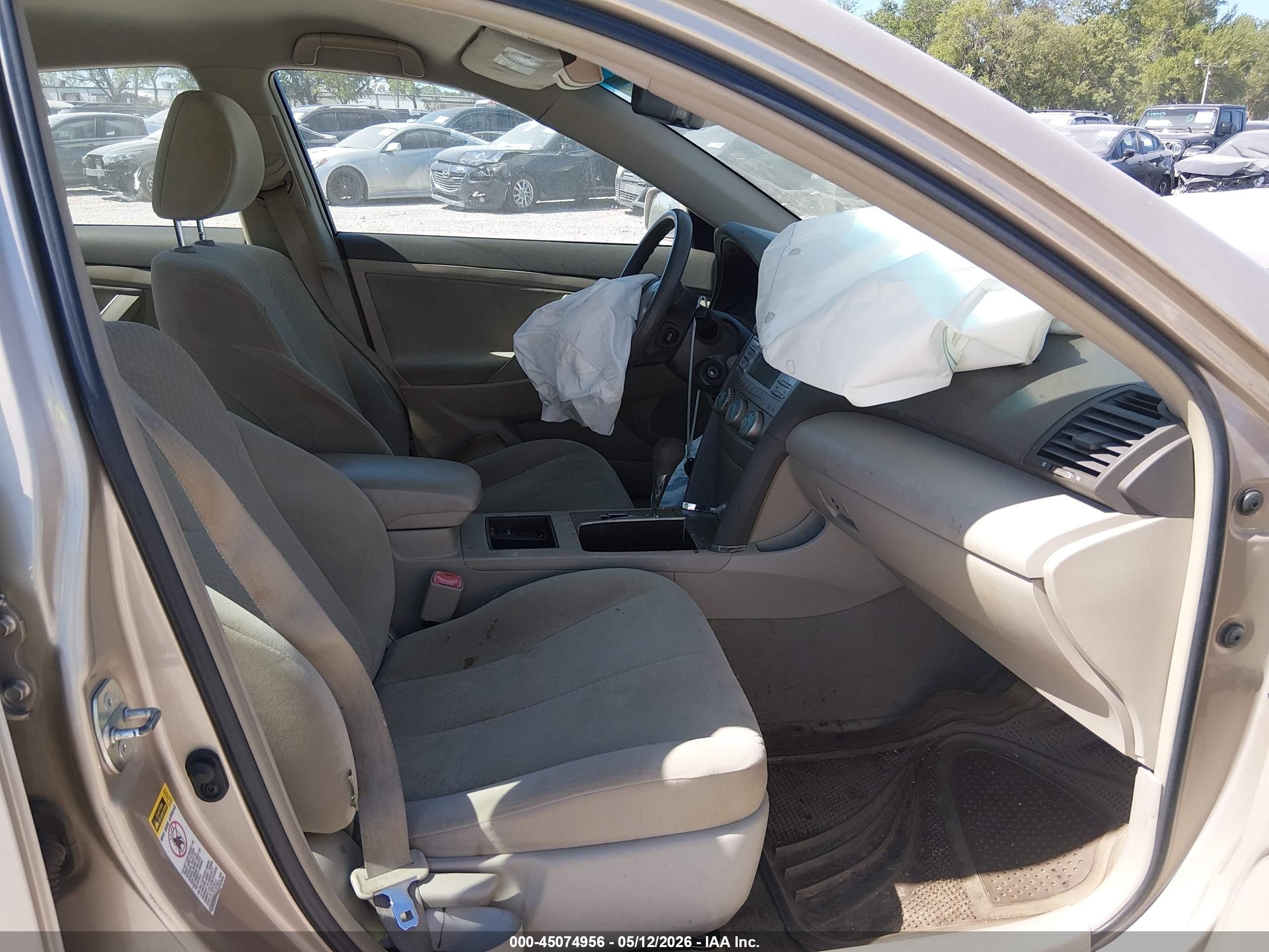2009 Toyota Camry Le Beige vin: 4T4BE46KX9R134757
