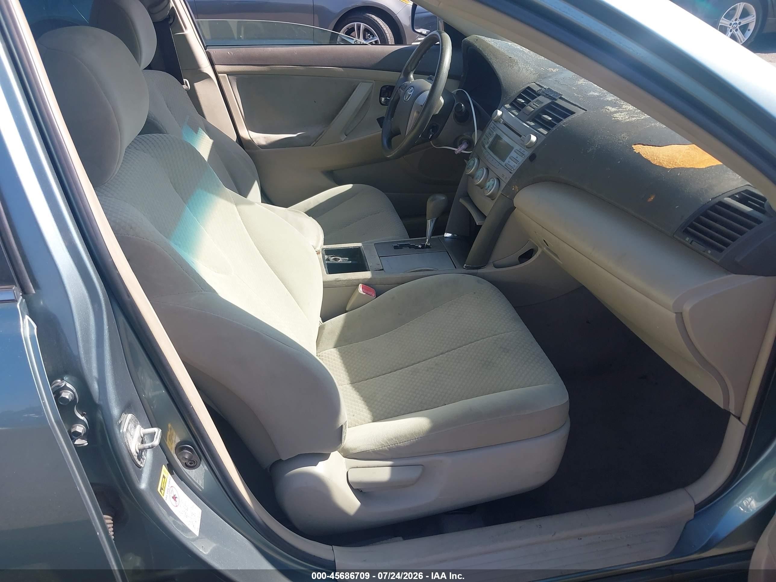2009 Toyota Camry Le Green vin: 4T4BE46KX9R135536