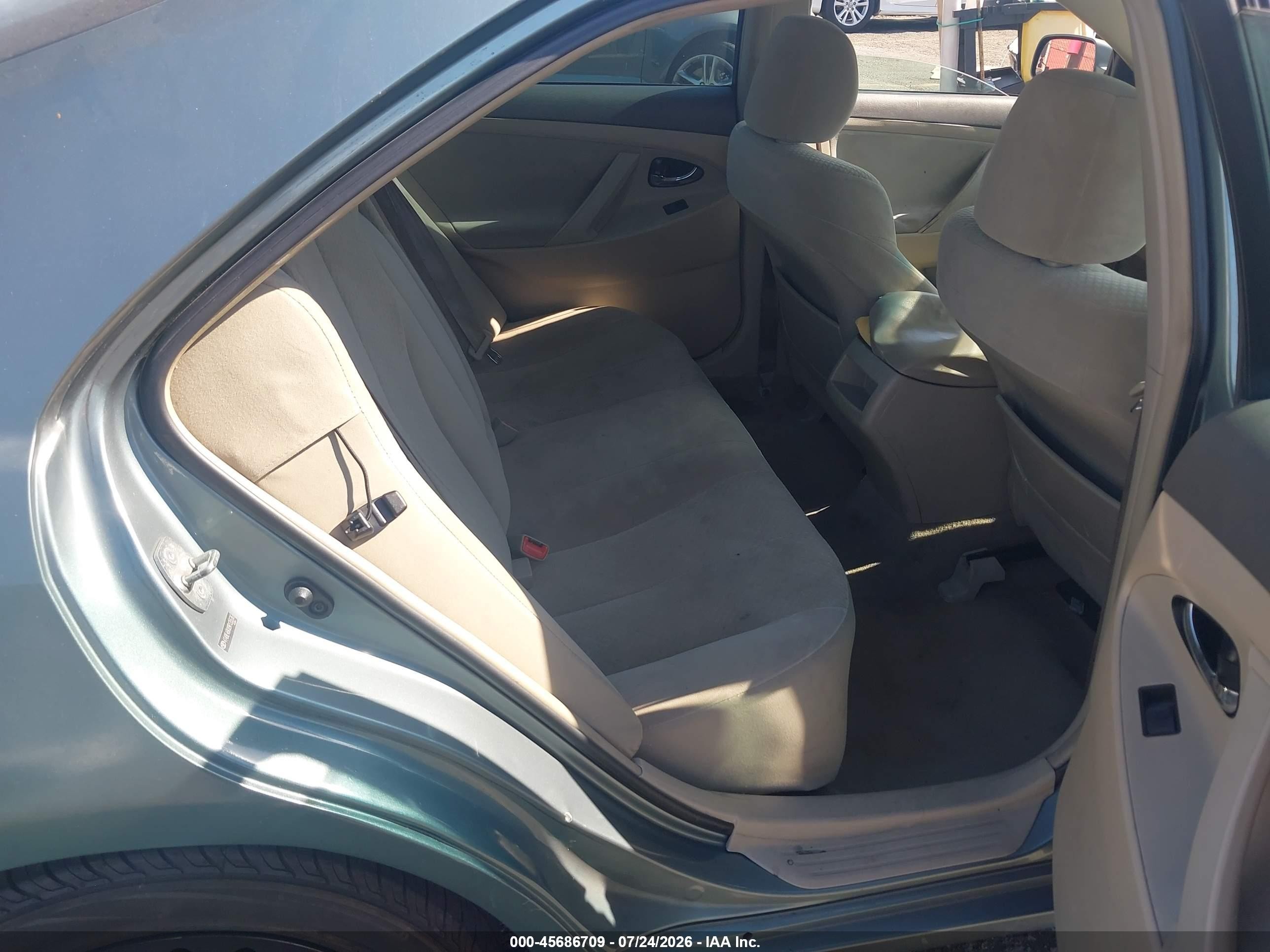 2009 Toyota Camry Le Green vin: 4T4BE46KX9R135536