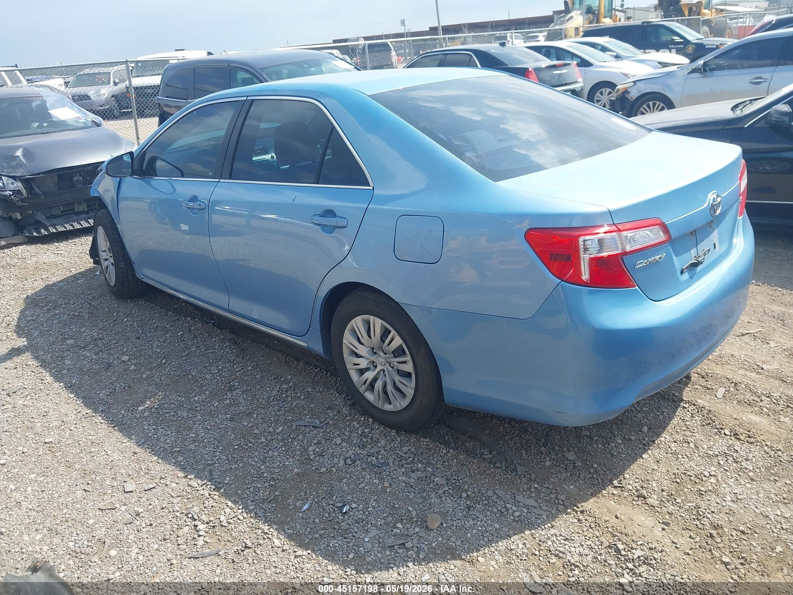 2012 Toyota Camry Le Blue vin: 4T4BF1FK0CR168368