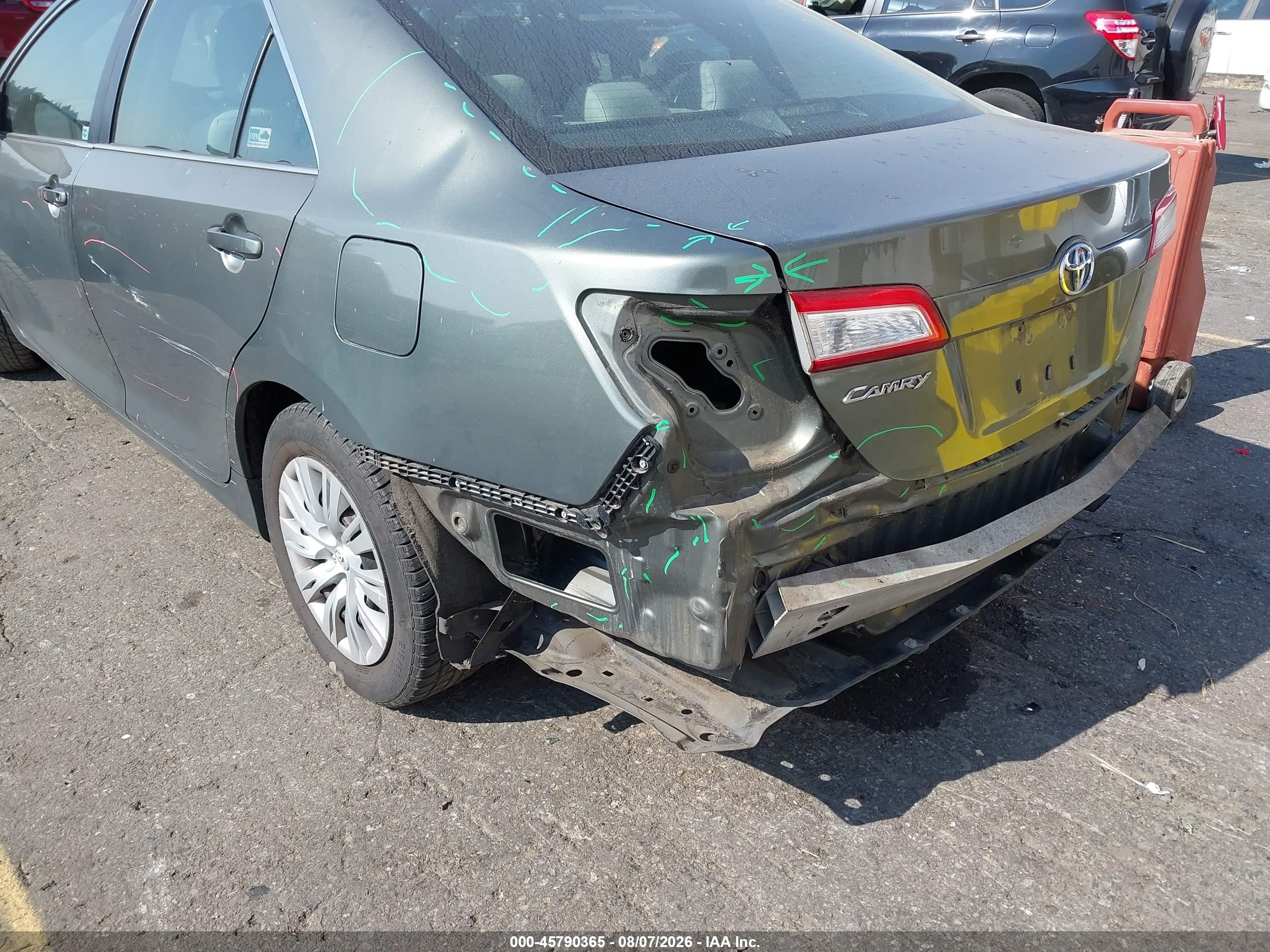 2012 Toyota Camry L Серебряный vin: 4T4BF1FK0CR184215