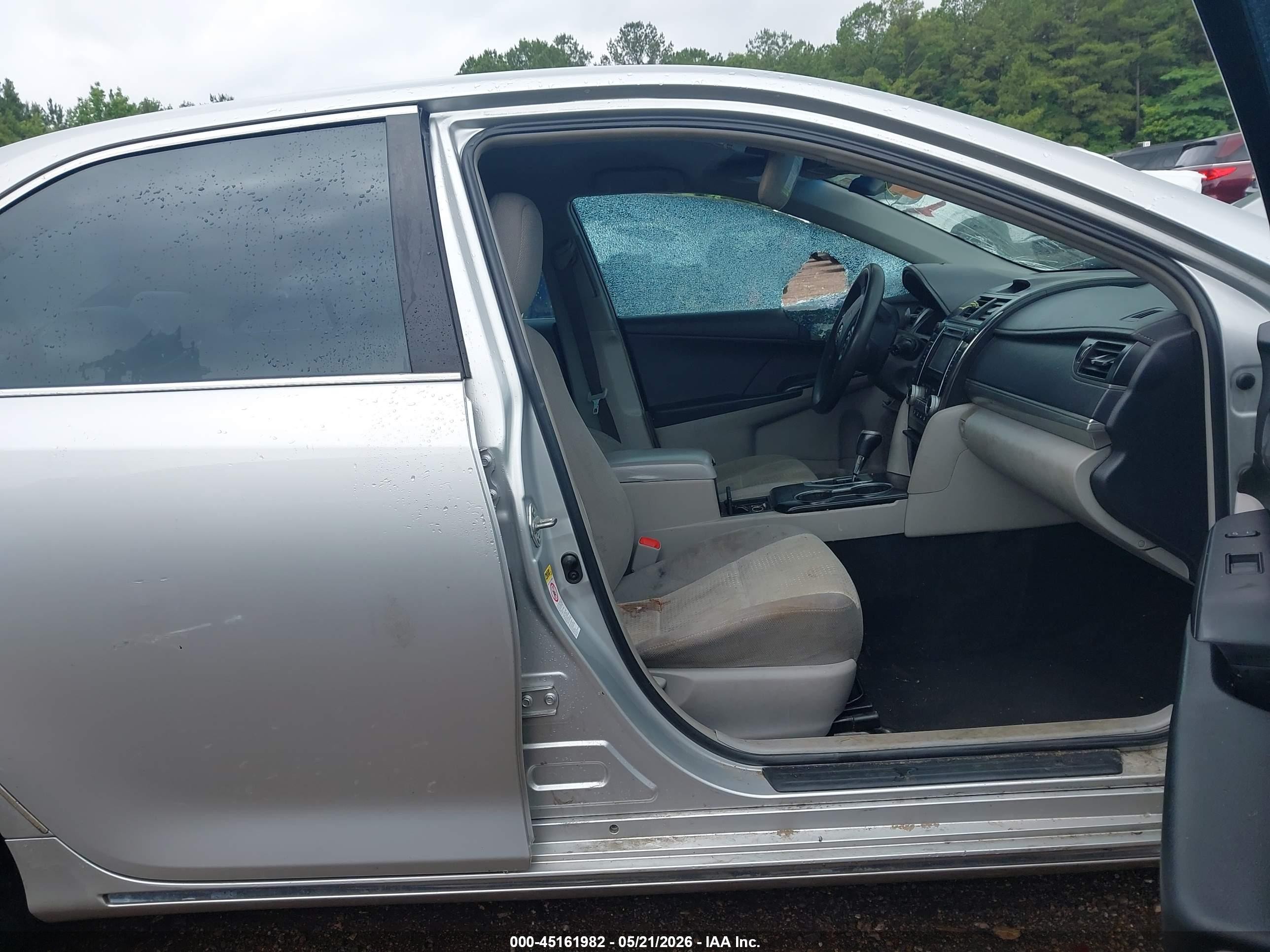 2012 Toyota Camry Le Silver vin: 4T4BF1FK0CR185817
