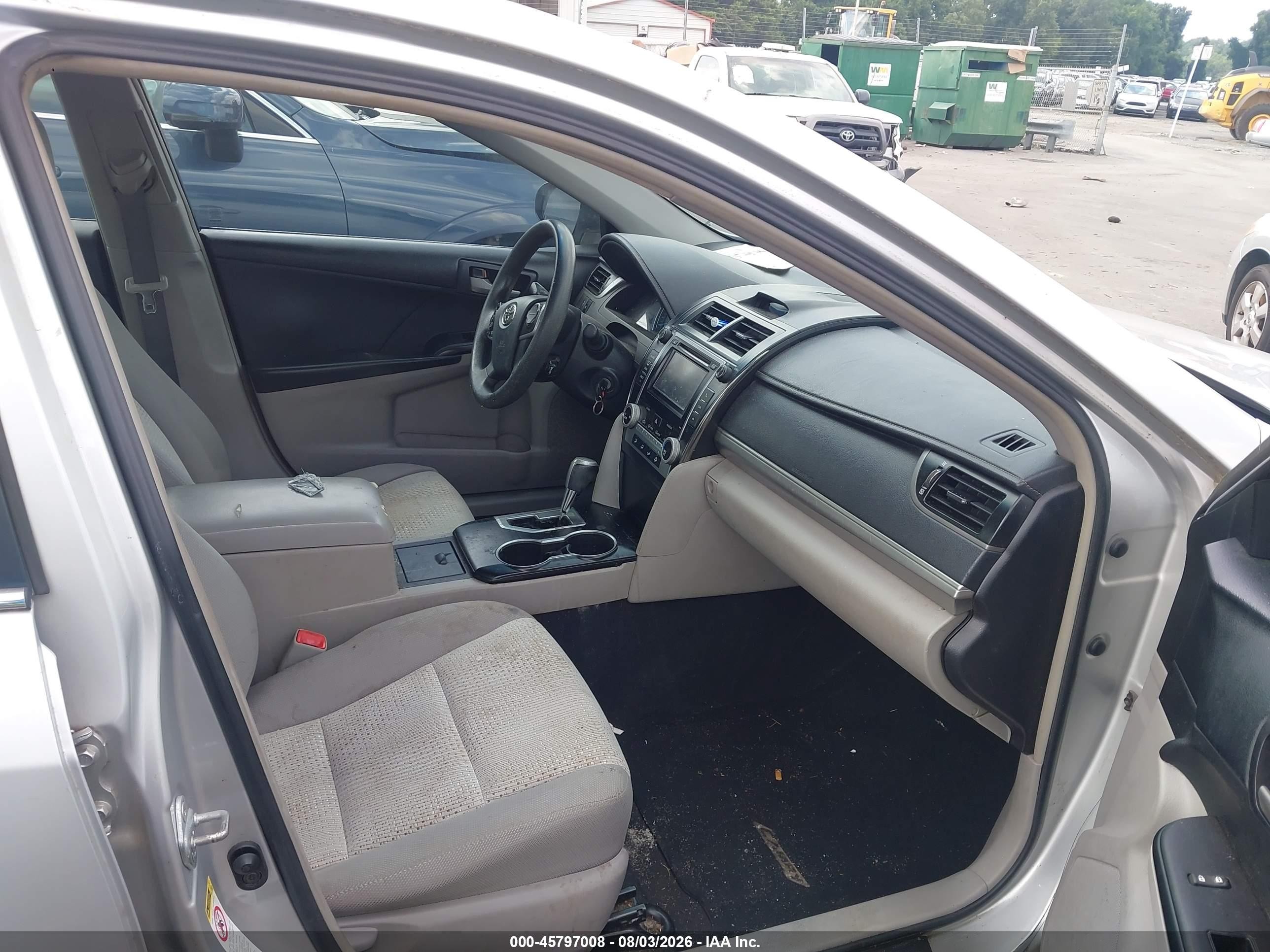 2012 Toyota Camry Le Silver vin: 4T4BF1FK0CR188524