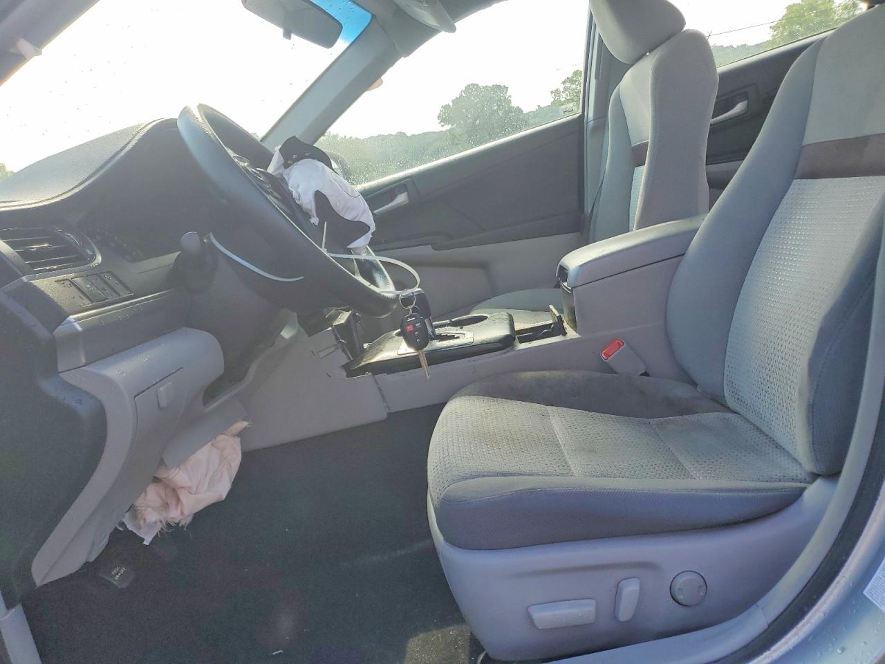 2012 Toyota Camry Le Silver vin: 4T4BF1FK0CR193352