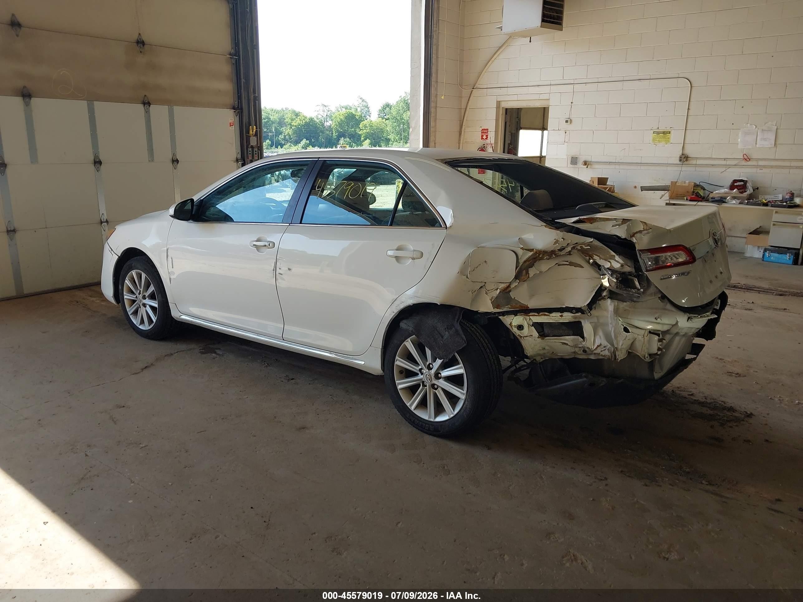 2012 Toyota Camry Xle White vin: 4T4BF1FK0CR201790