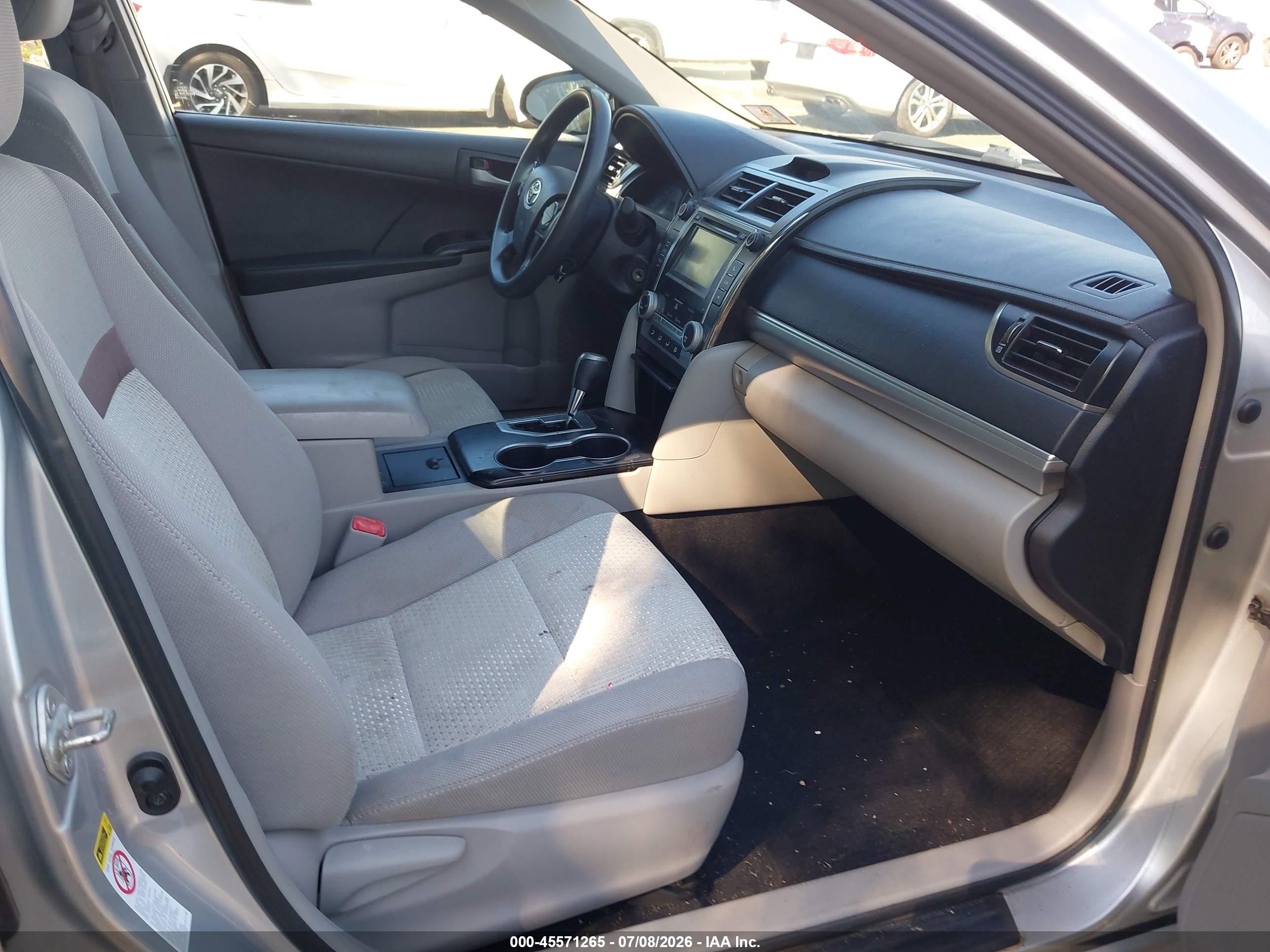 2012 Toyota Camry Le Silver vin: 4T4BF1FK0CR237558