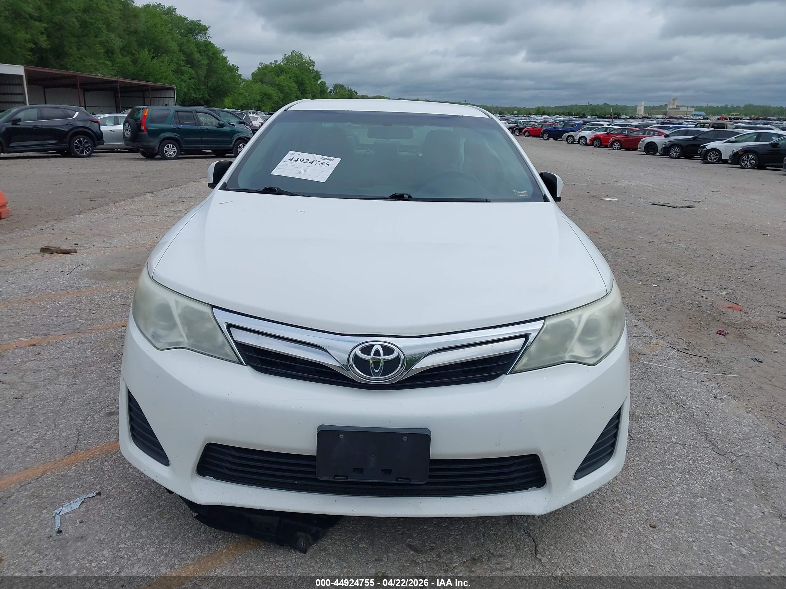 2013 Toyota Camry Le White vin: 4T4BF1FK0DR292223