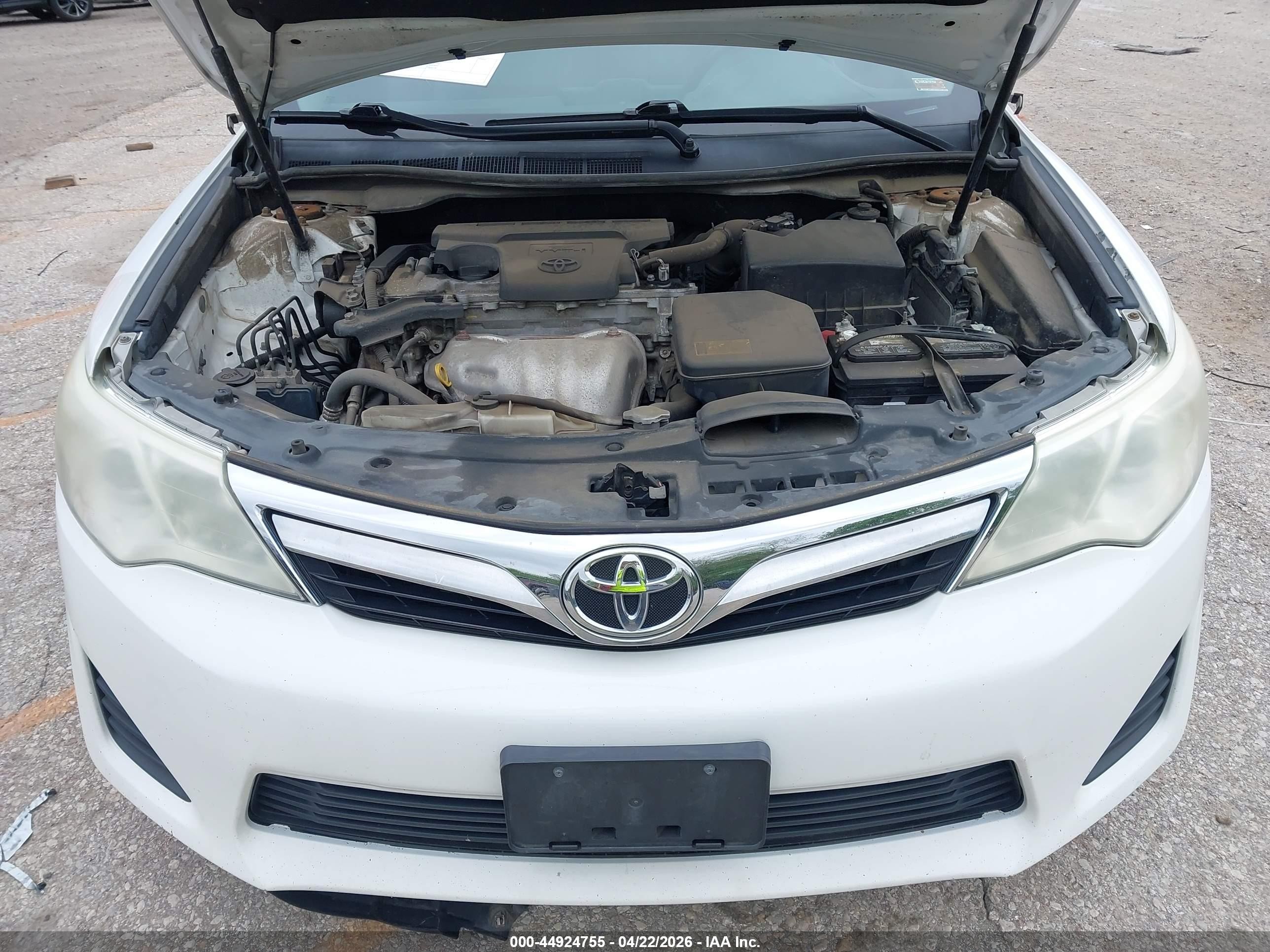 2013 Toyota Camry Le White vin: 4T4BF1FK0DR292223