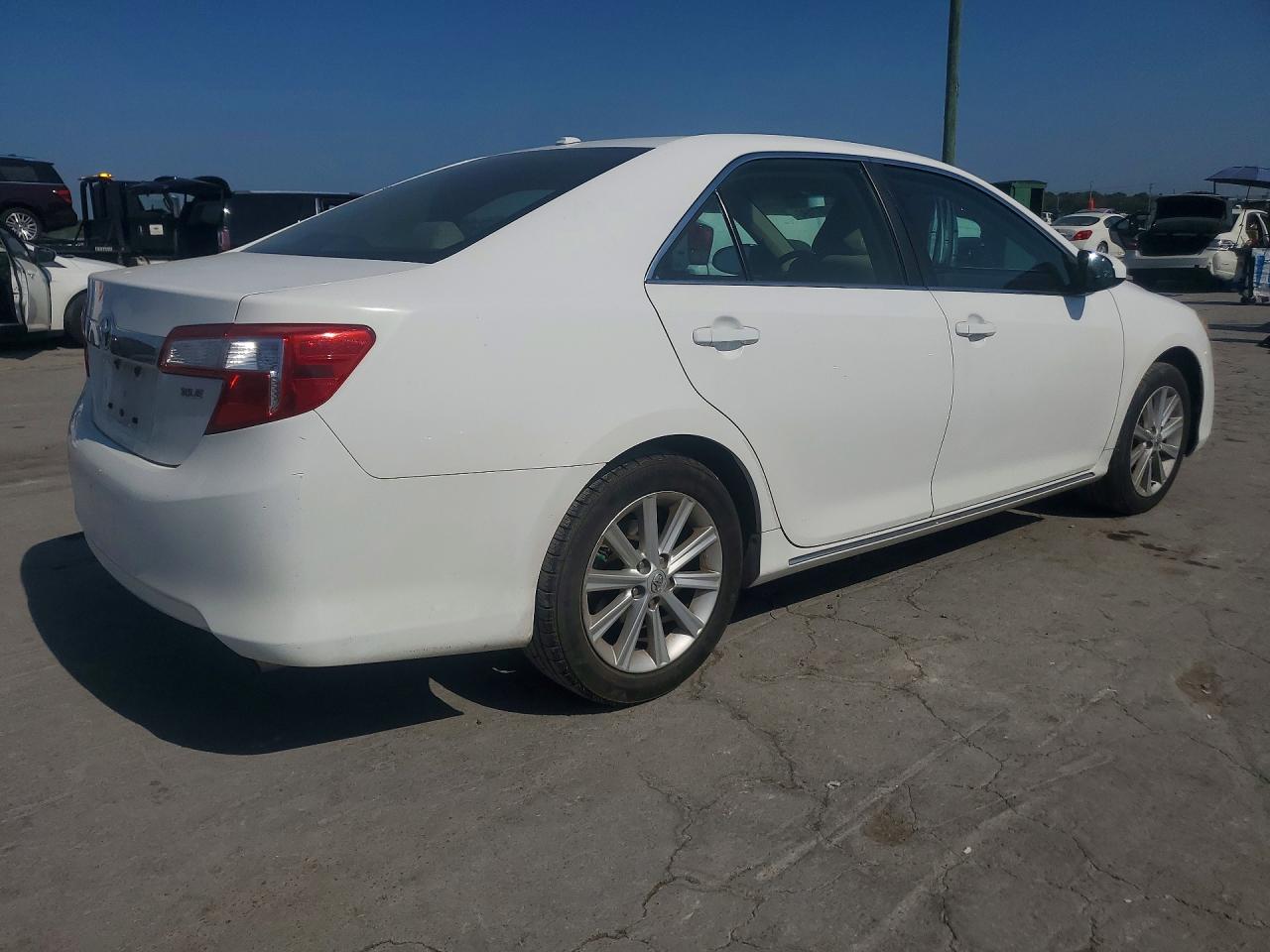 2013 Toyota Camry Xle White vin: 4T4BF1FK0DR292853