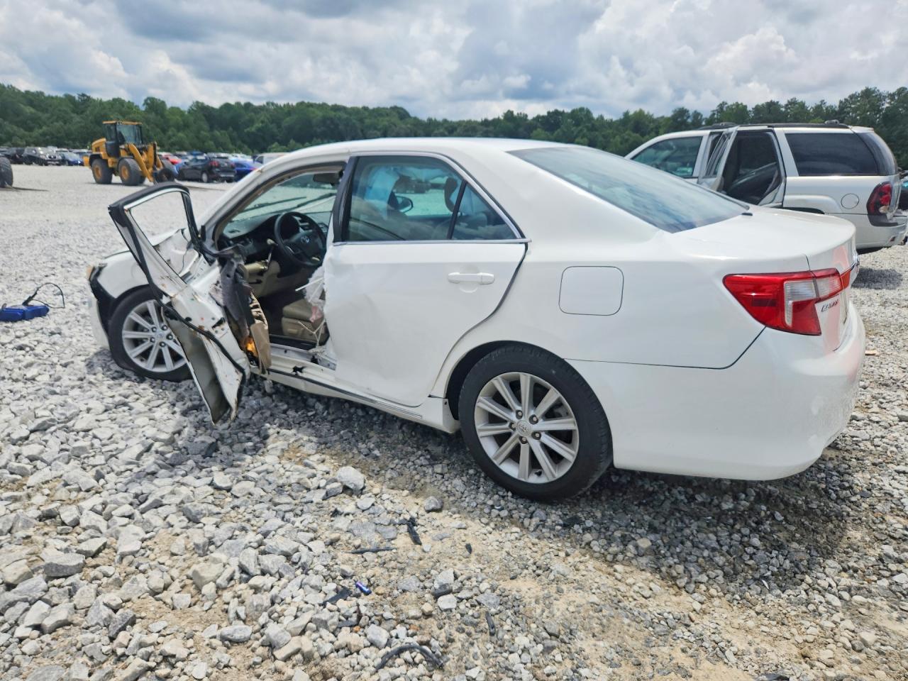 2013 Toyota Camry Xle White vin: 4T4BF1FK0DR300496