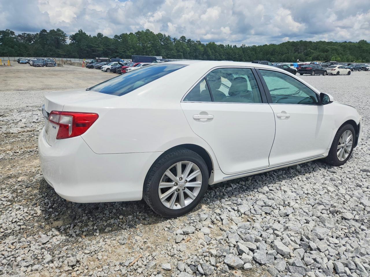 2013 Toyota Camry Xle White vin: 4T4BF1FK0DR300496
