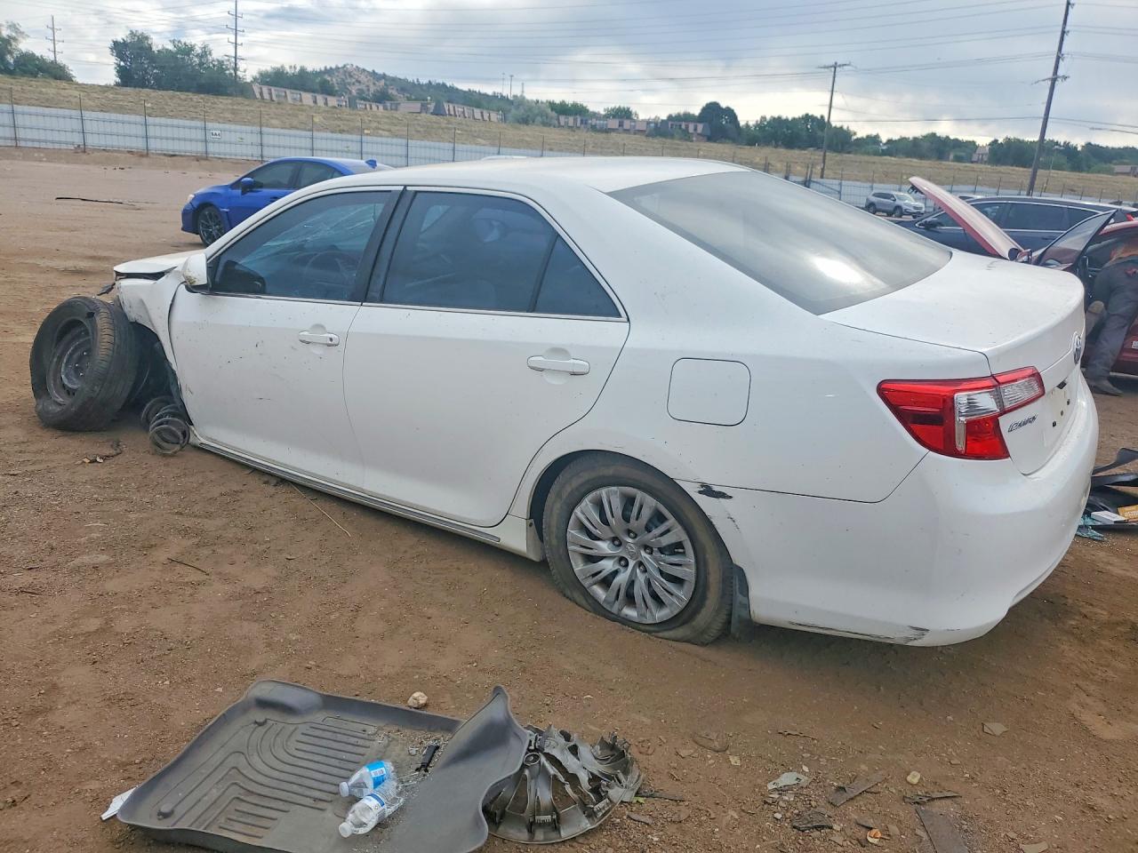 2013 Toyota Camry Le White vin: 4T4BF1FK0DR311935