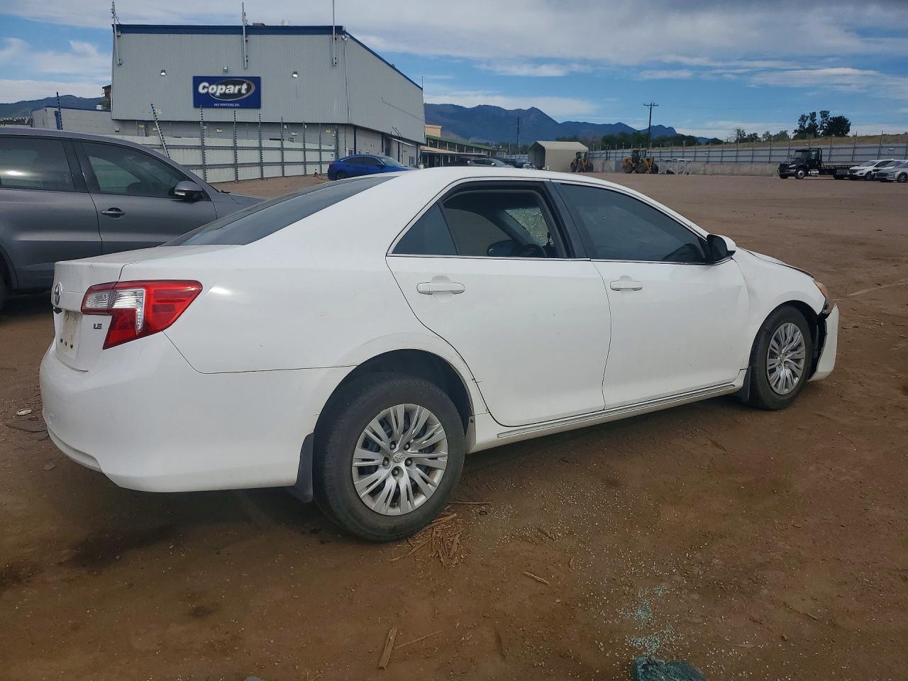 2013 Toyota Camry Le White vin: 4T4BF1FK0DR311935