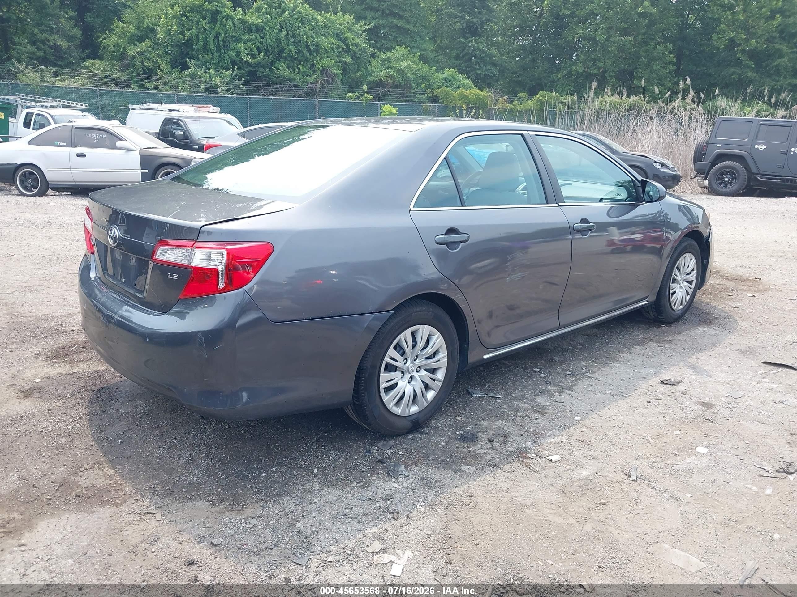 2013 Toyota Camry Le Gray vin: 4T4BF1FK0DR315368