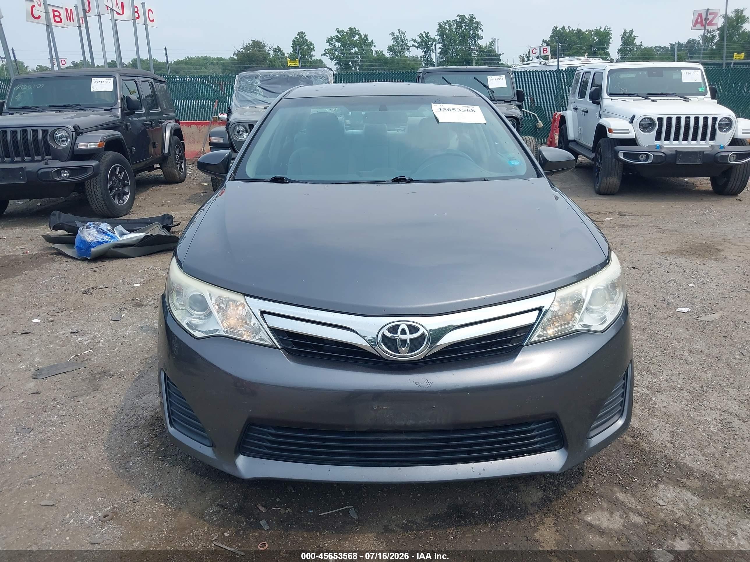 2013 Toyota Camry Le Gray vin: 4T4BF1FK0DR315368