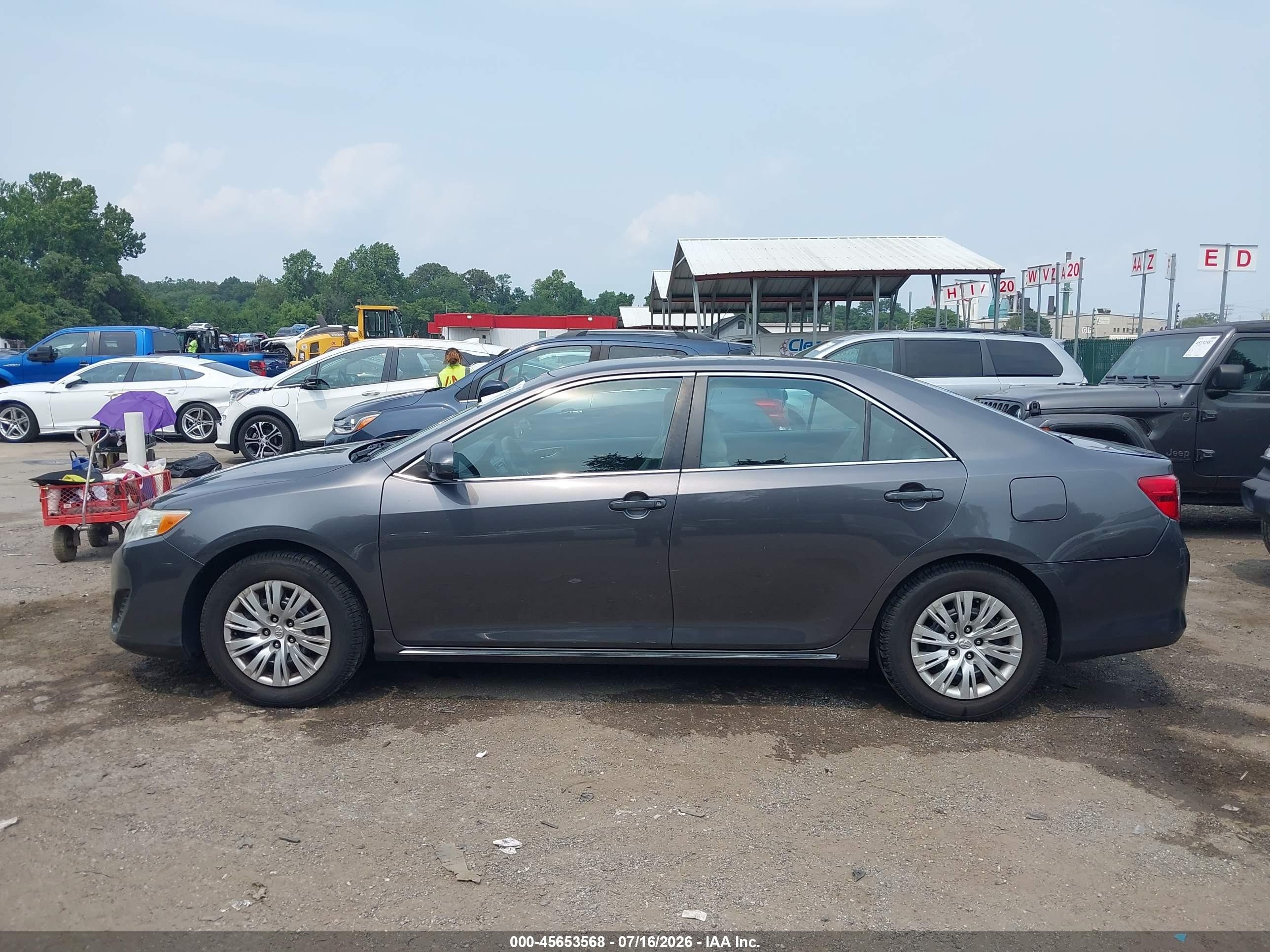 2013 Toyota Camry Le Gray vin: 4T4BF1FK0DR315368