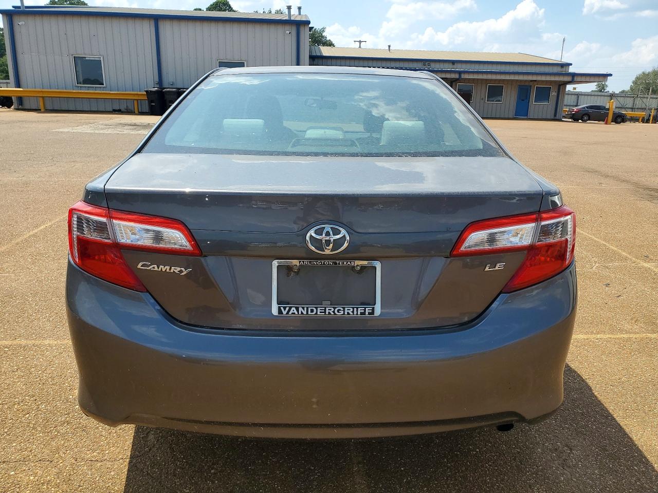 2013 Toyota Camry Le Gray vin: 4T4BF1FK0DR323082