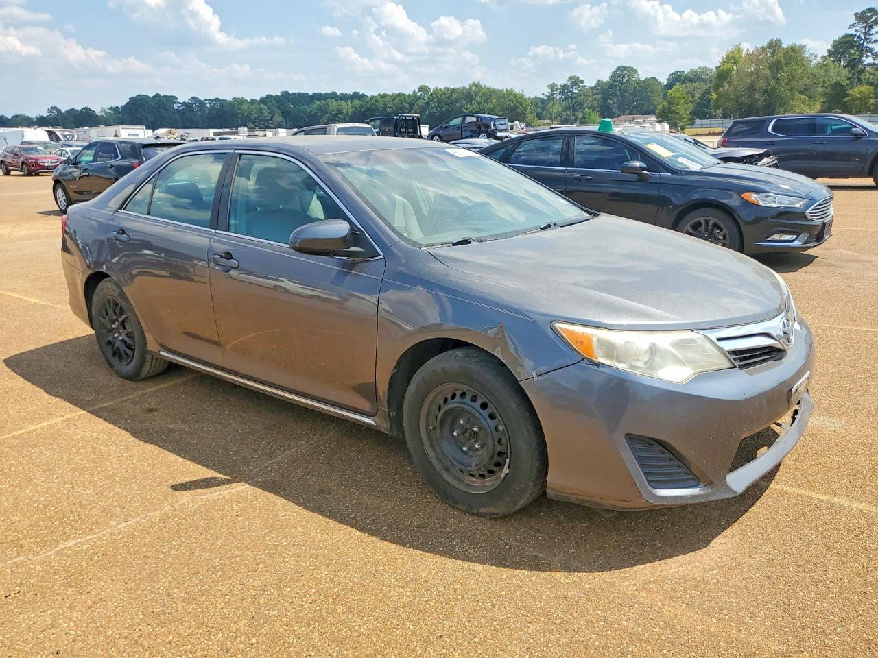 2013 Toyota Camry Le Gray vin: 4T4BF1FK0DR323082