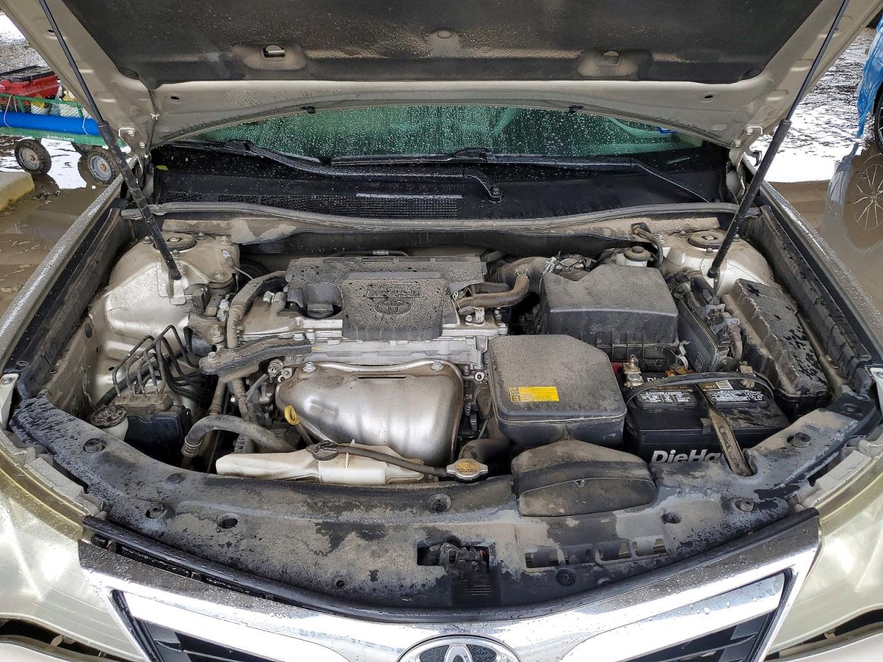 2013 Toyota Camry Le Gold vin: 4T4BF1FK0DR327214
